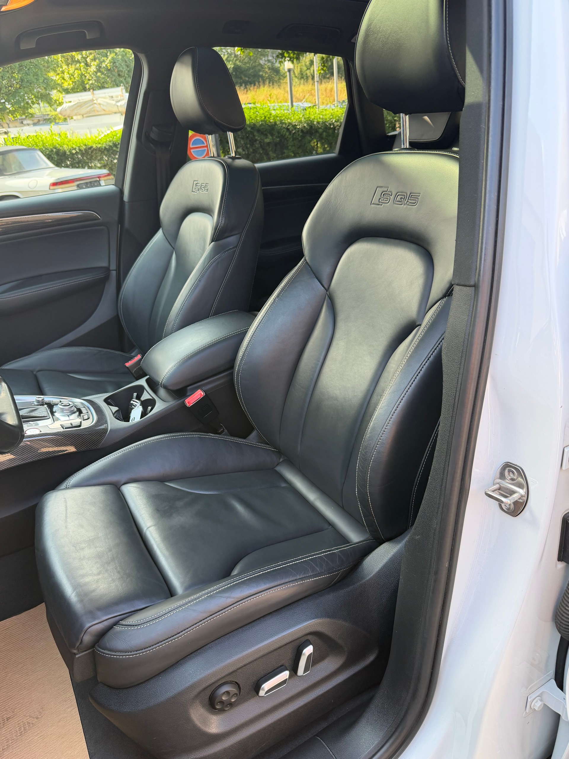 AUDI SQ5 3.0 TDI quattro tiptronic-image-9