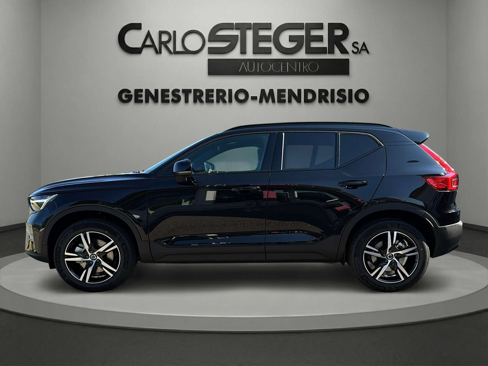 VOLVO XC40 B3 Benzin Mild Hybrid Plus Dark DCT-image-3