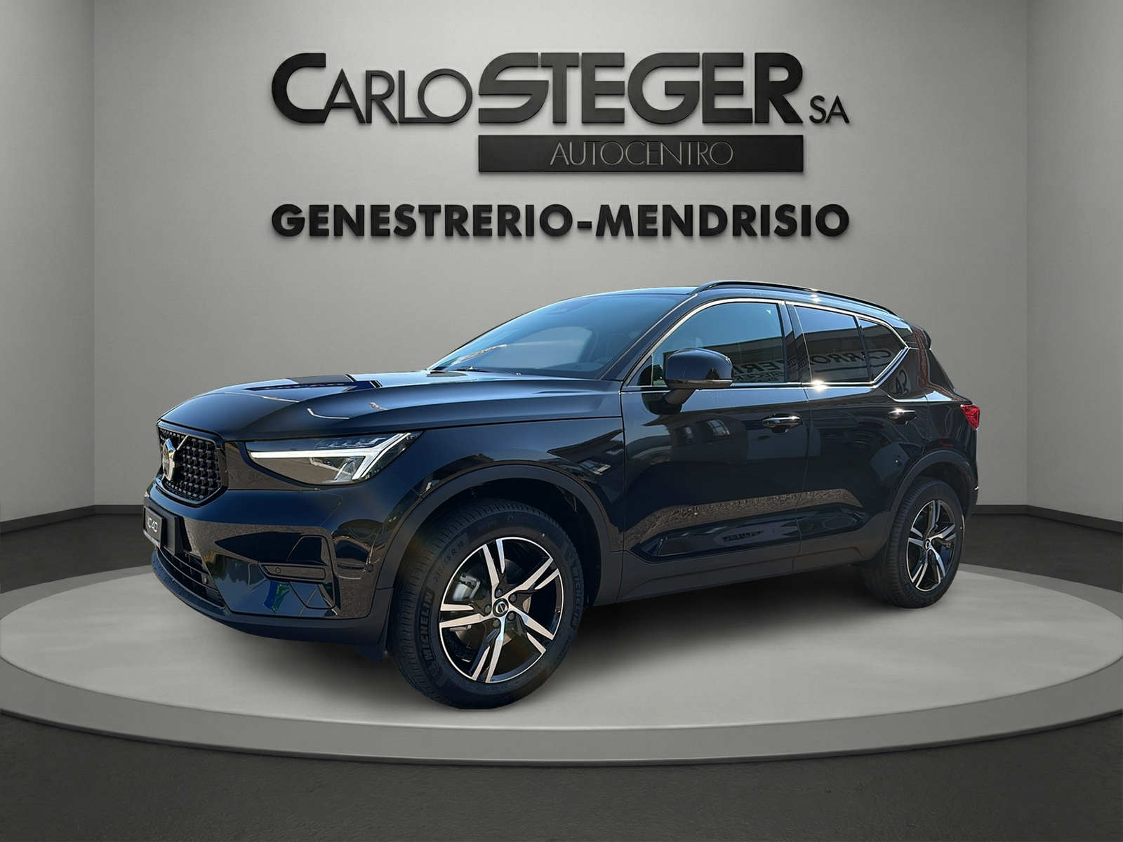 VOLVO XC40 B3 Benzin Mild Hybrid Plus Dark DCT-image-0