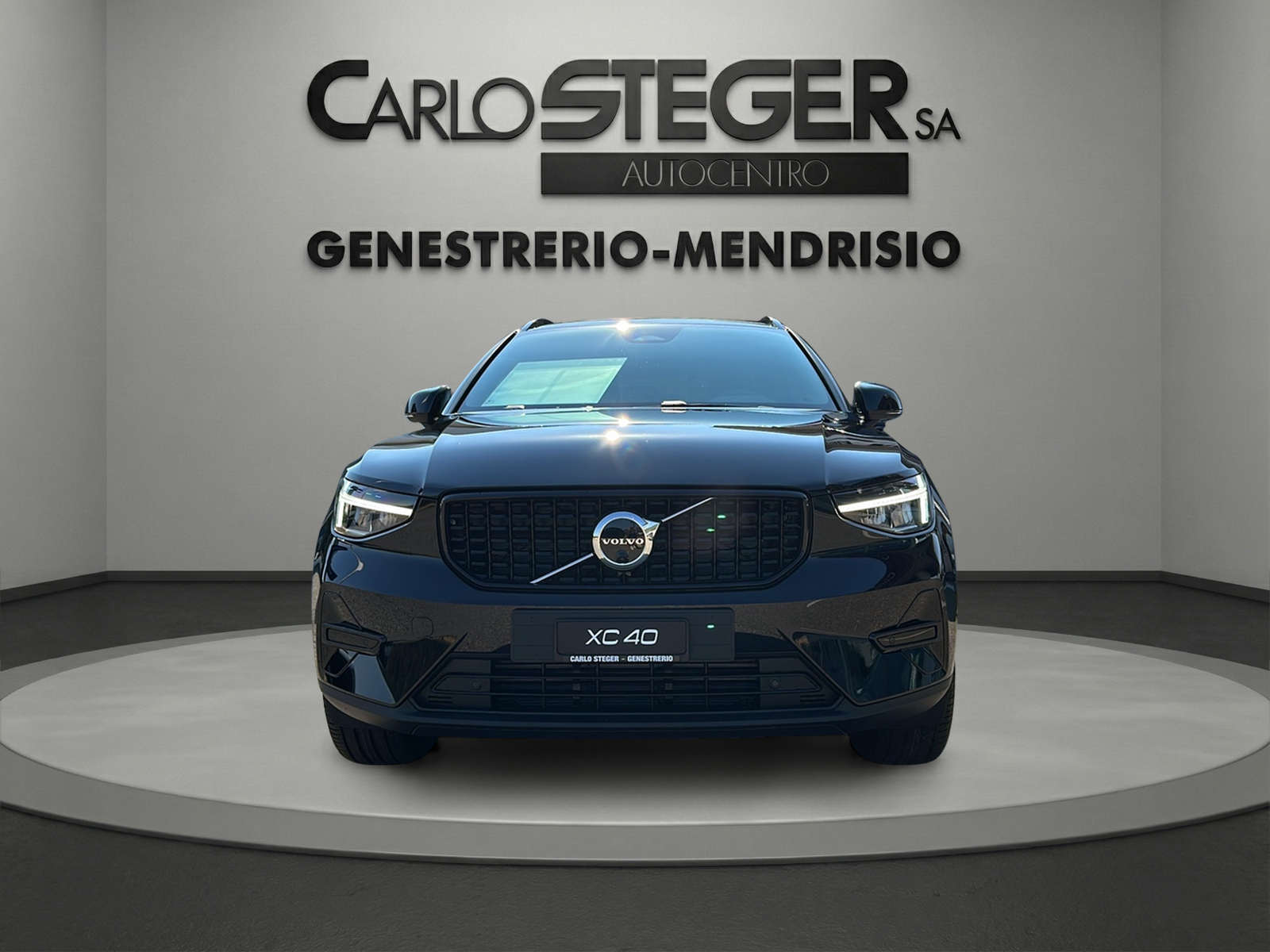 VOLVO XC40 B3 Benzin Mild Hybrid Plus Dark DCT-image-1