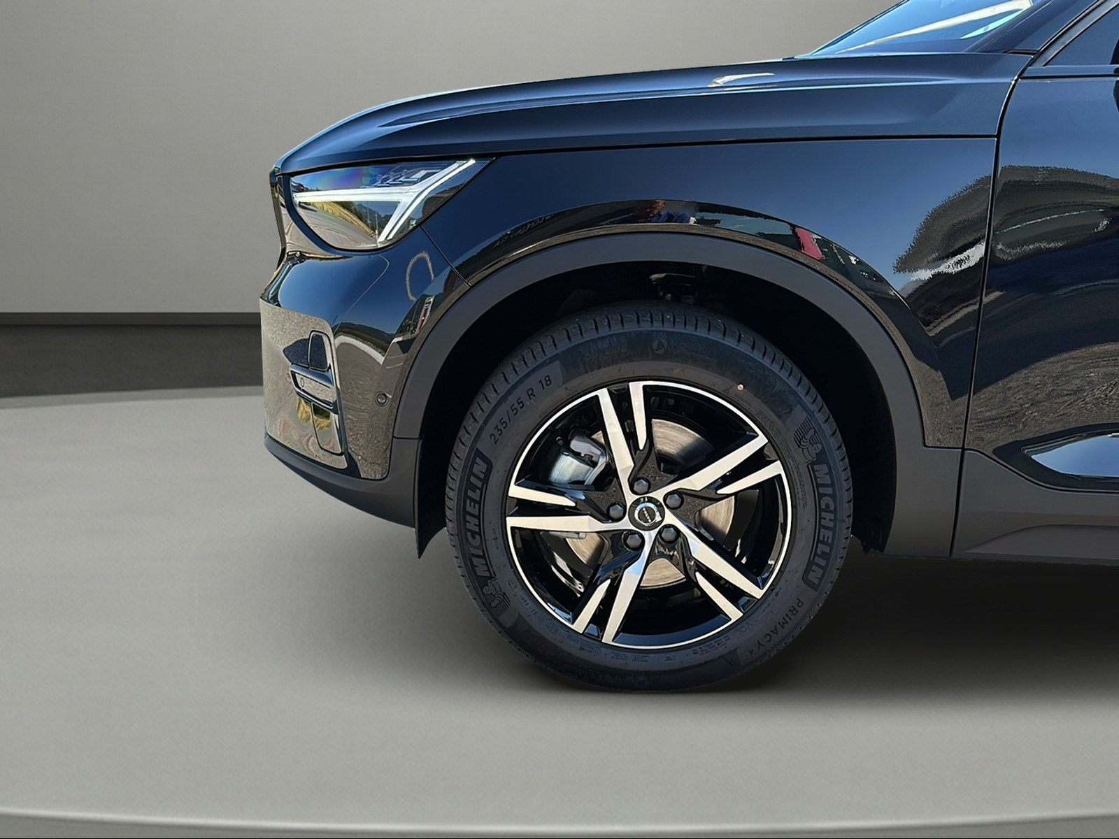 VOLVO XC40 B3 Benzin Mild Hybrid Plus Dark DCT-image-2