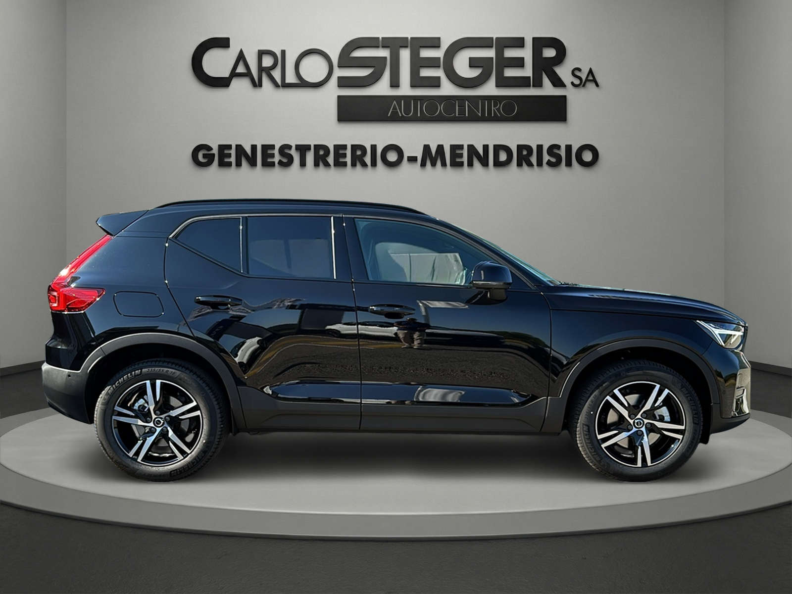 VOLVO XC40 B3 Benzin Mild Hybrid Plus Dark DCT-image-14