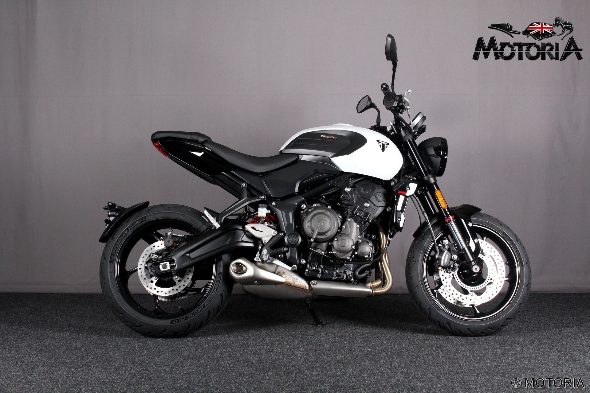 TRIUMPH Trident 660-showroom-element-1