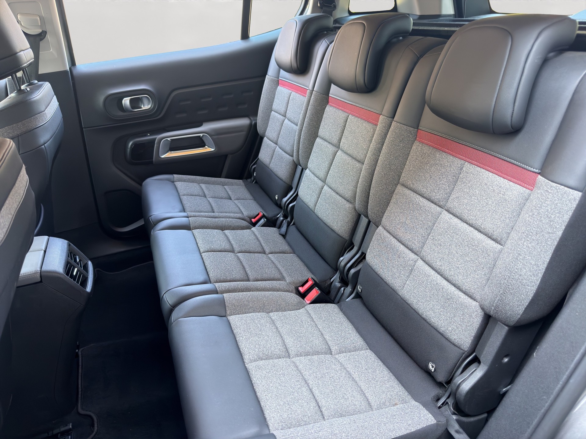 CITROEN C5 Aircross 1.5 BlueHD Swiss Edition EAT8-image-3