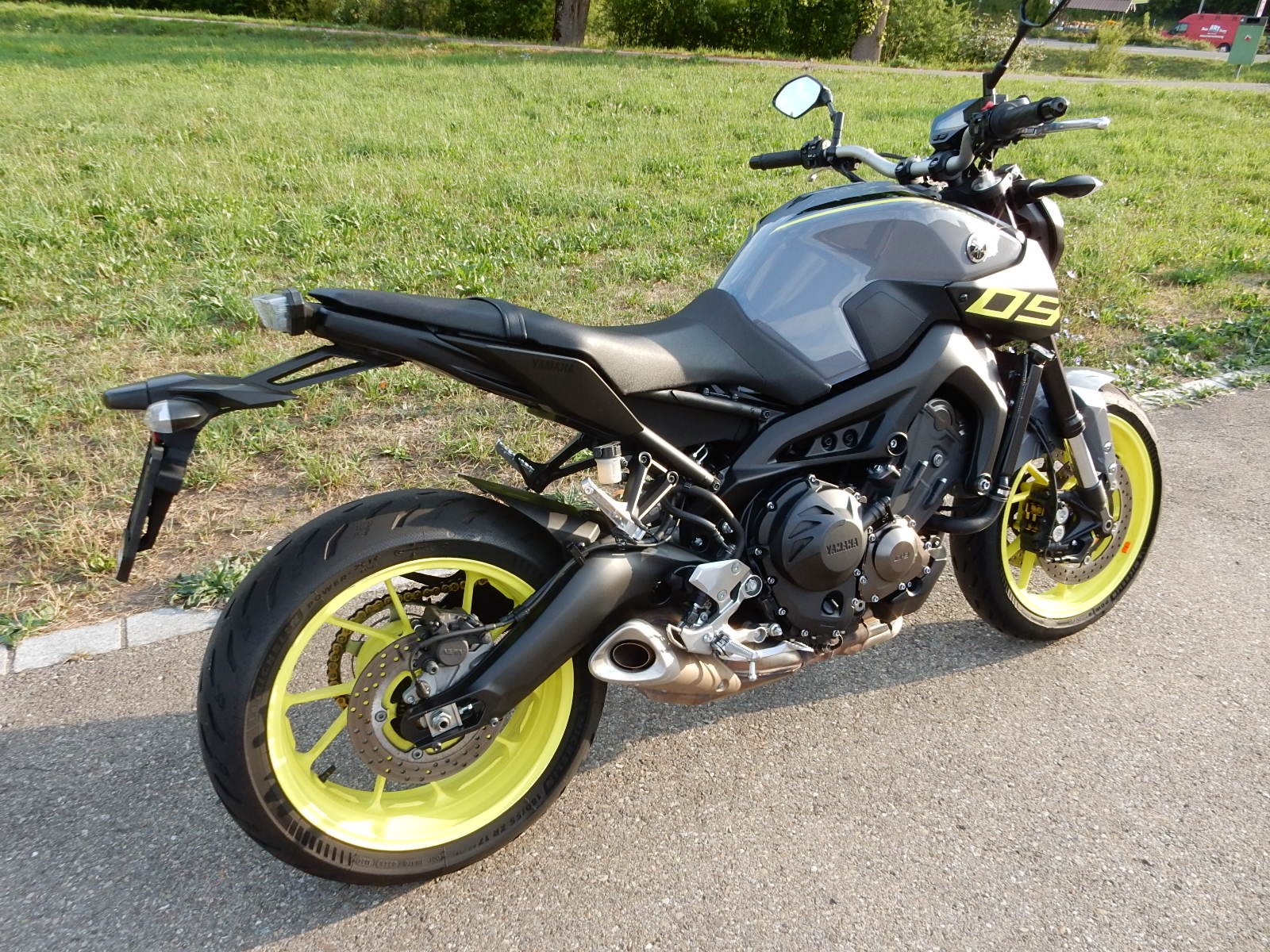 YAMAHA MT-09 ABS-image-1