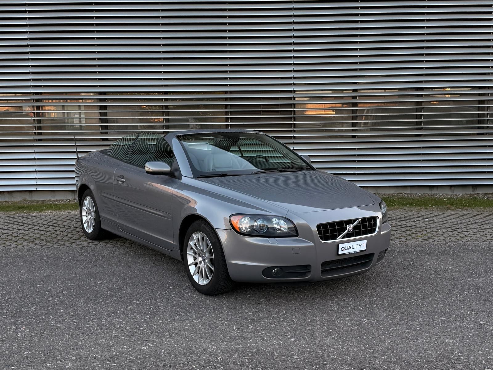 VOLVO C70 T5 Summum-image-3