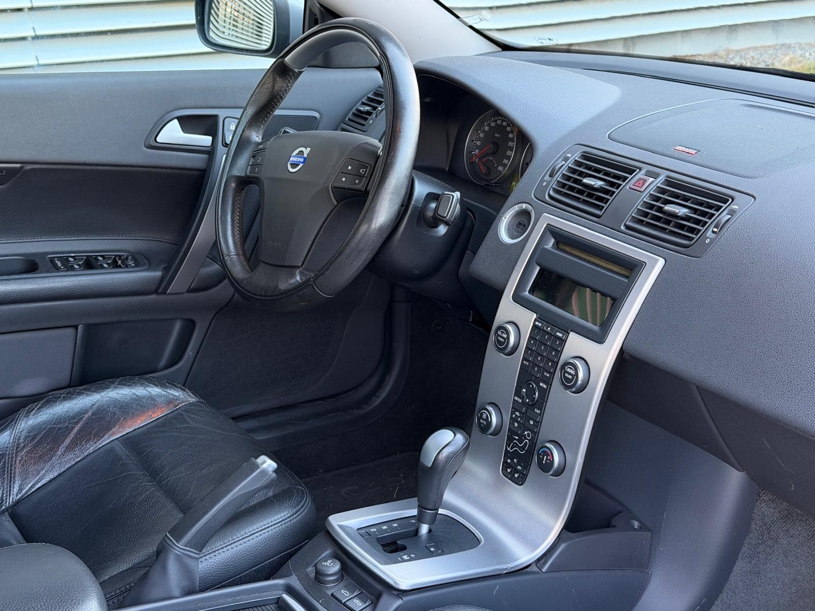 VOLVO C70 T5 Summum-image-2
