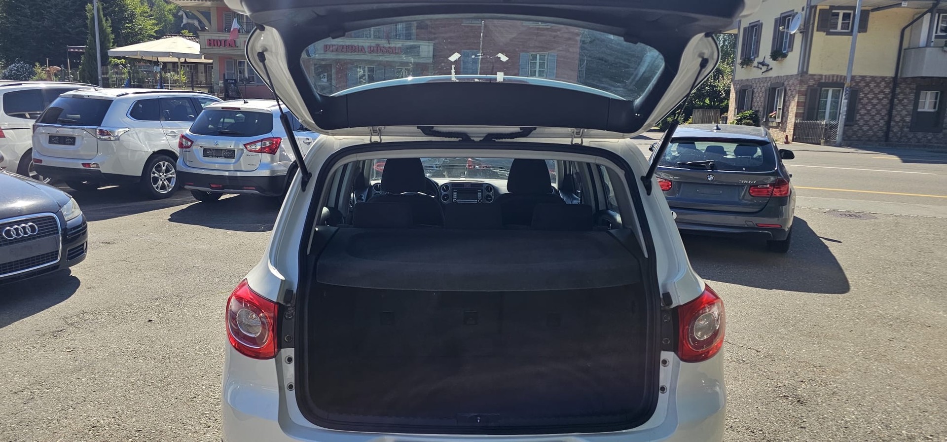 VW Tiguan 1.4 TSI Sport&Style-image-8