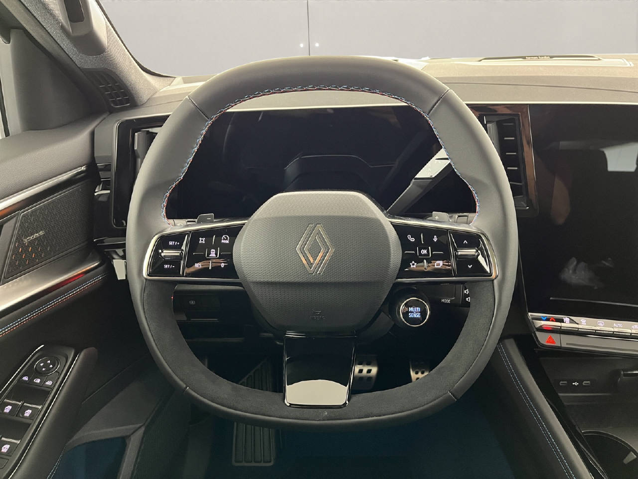 RENAULT Rafale 1.2 E-Tech Plug-in Atelier Alpine-image-9