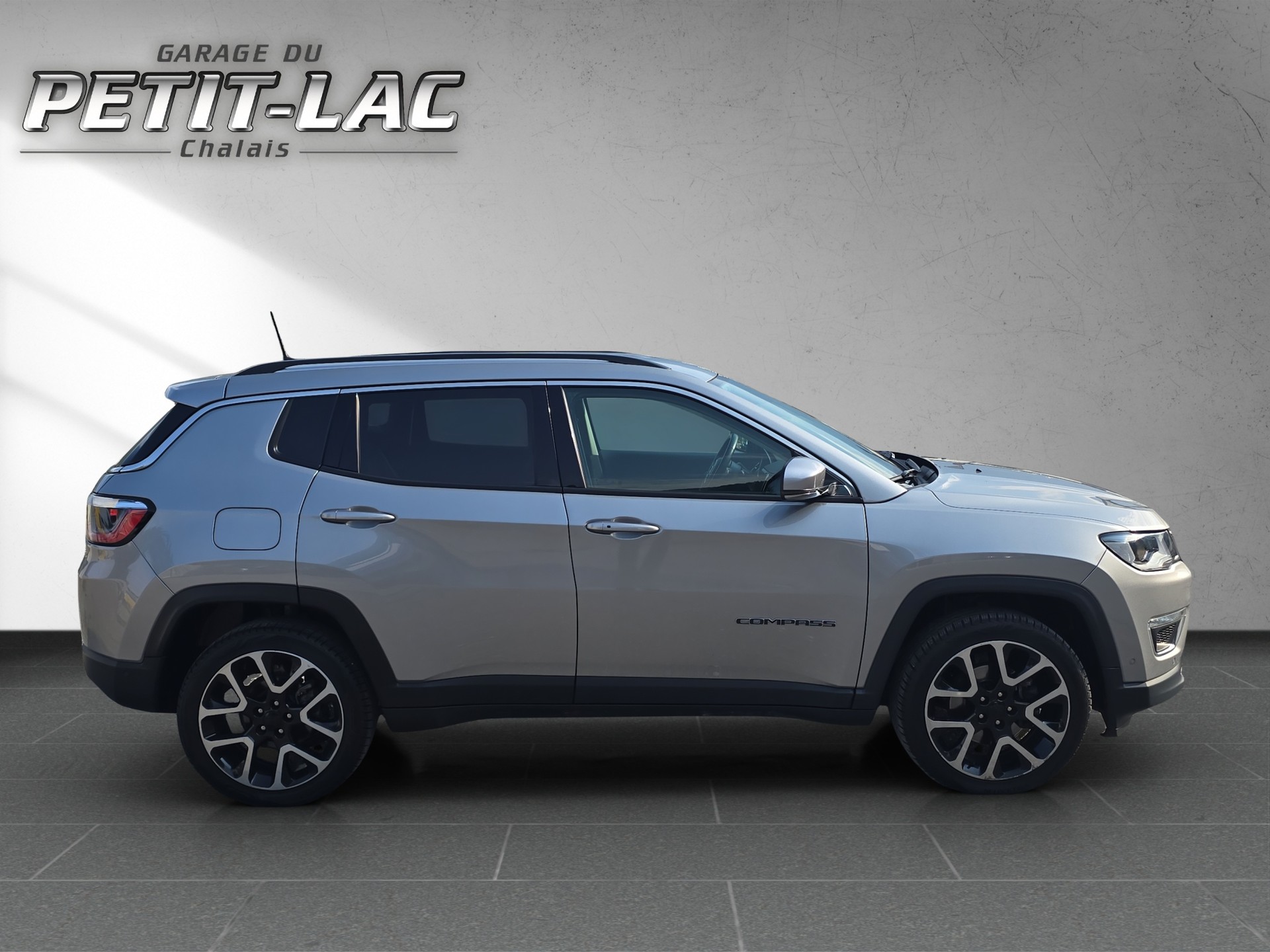 JEEP Compass 1.4 Turbo Limited AWD 9ATX-image-2