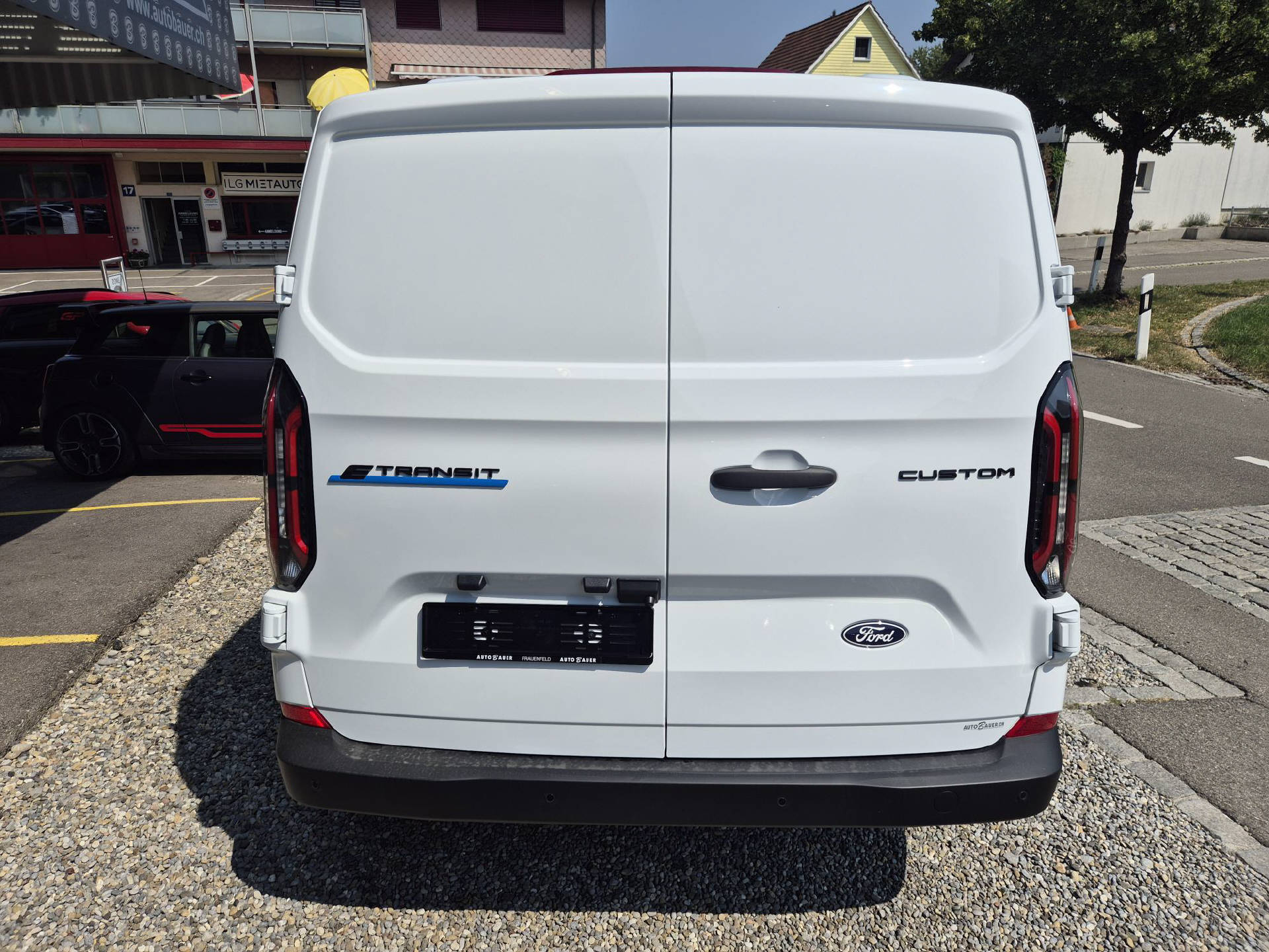 FORD E-Transit C Van 320 L1 Trend 82.5 kWh-image-5