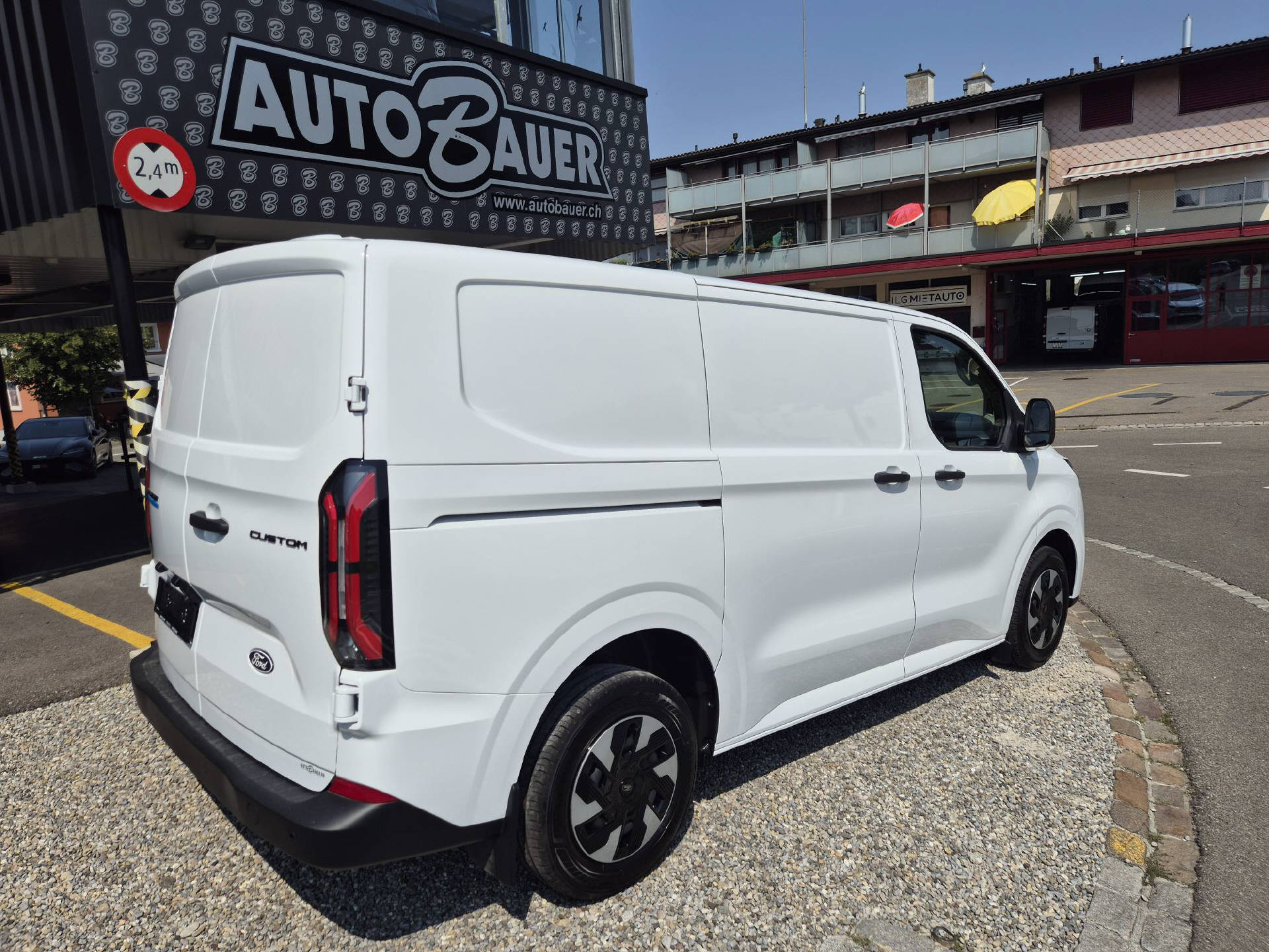FORD E-Transit C Van 320 L1 Trend 82.5 kWh-image-6