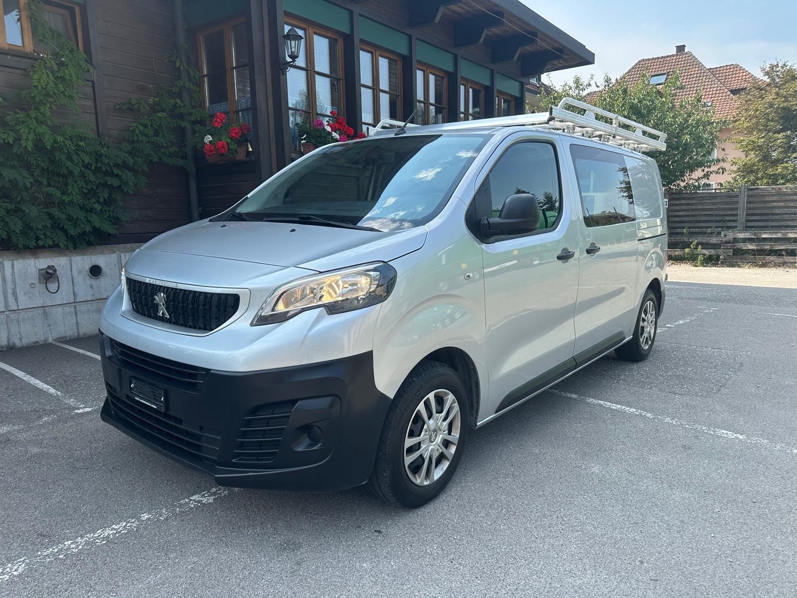 PEUGEOT Expert 2.0 BlueHDi 120 S&S Allure Standard-image-1
