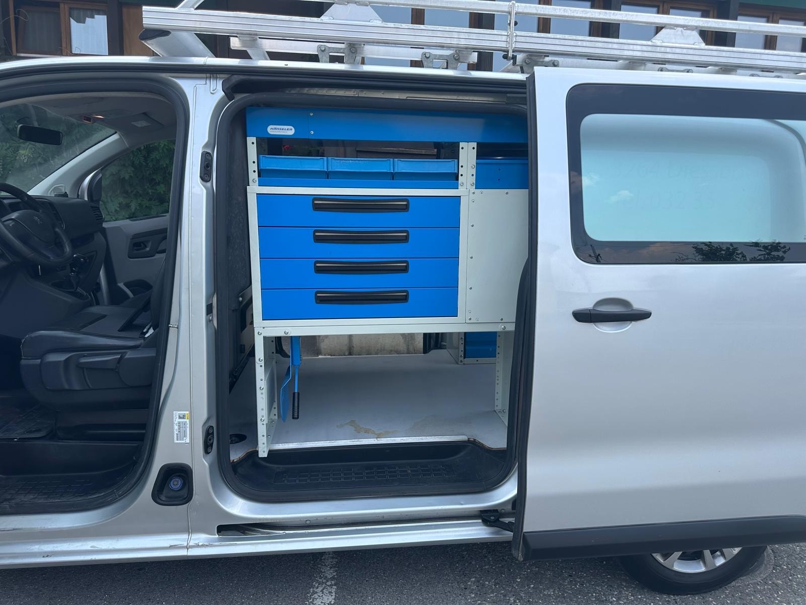 PEUGEOT Expert 2.0 BlueHDi 120 S&S Allure Standard-image-10
