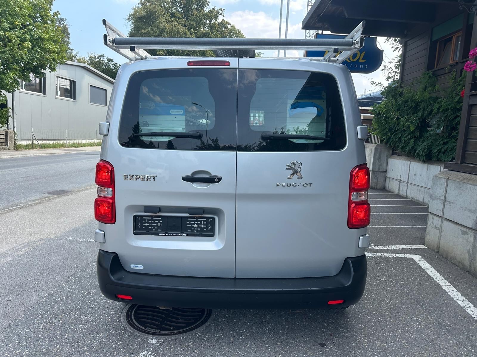 PEUGEOT Expert 2.0 BlueHDi 120 S&S Allure Standard-image-5