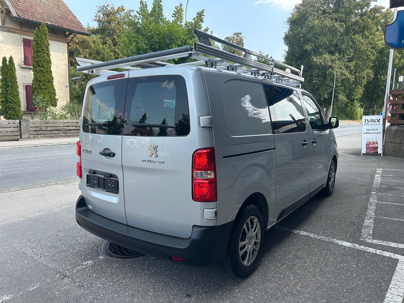 PEUGEOT Expert 2.0 BlueHDi 120 S&S Allure Standard-image-2
