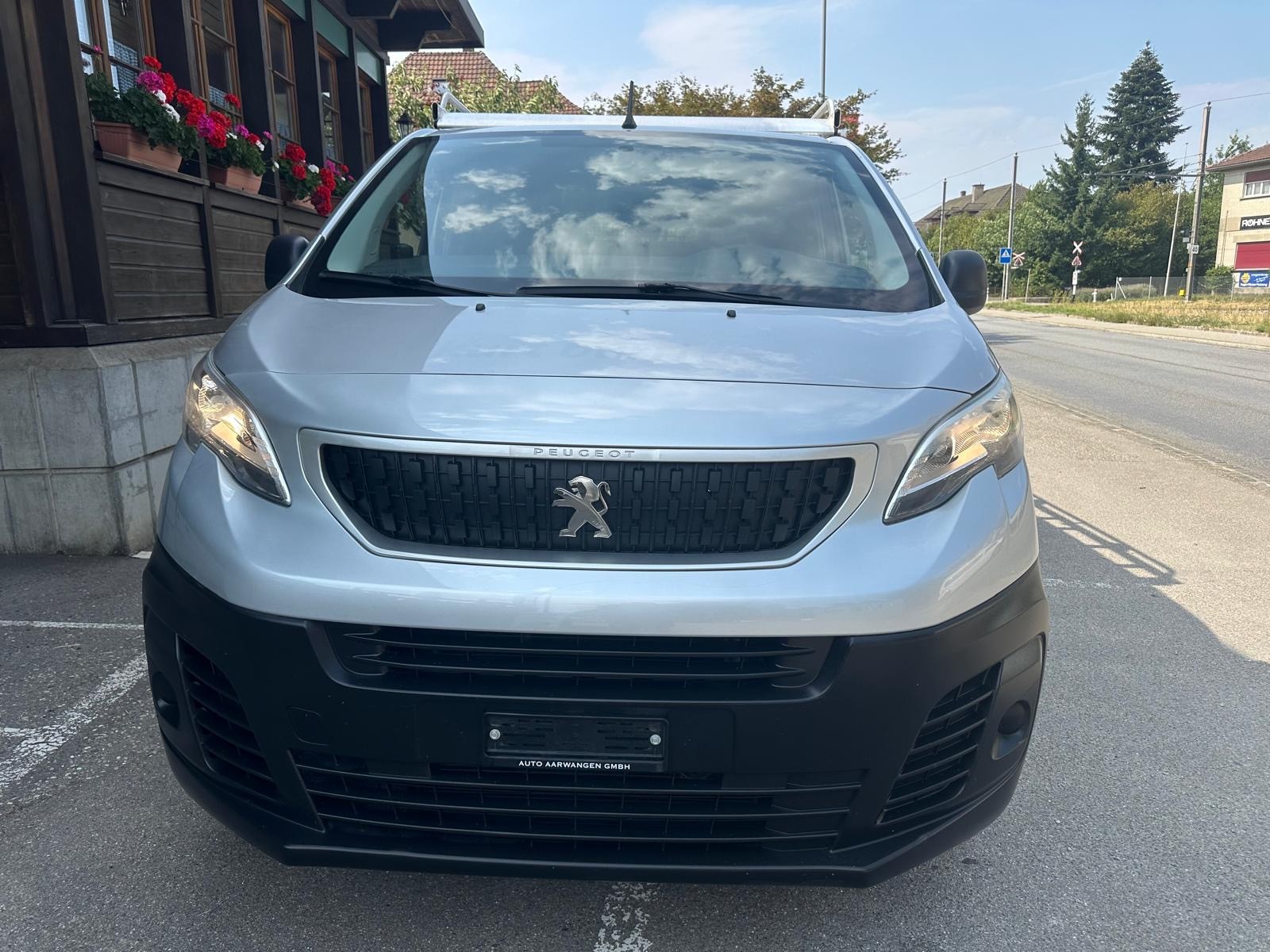 PEUGEOT Expert 2.0 BlueHDi 120 S&S Allure Standard-image-4
