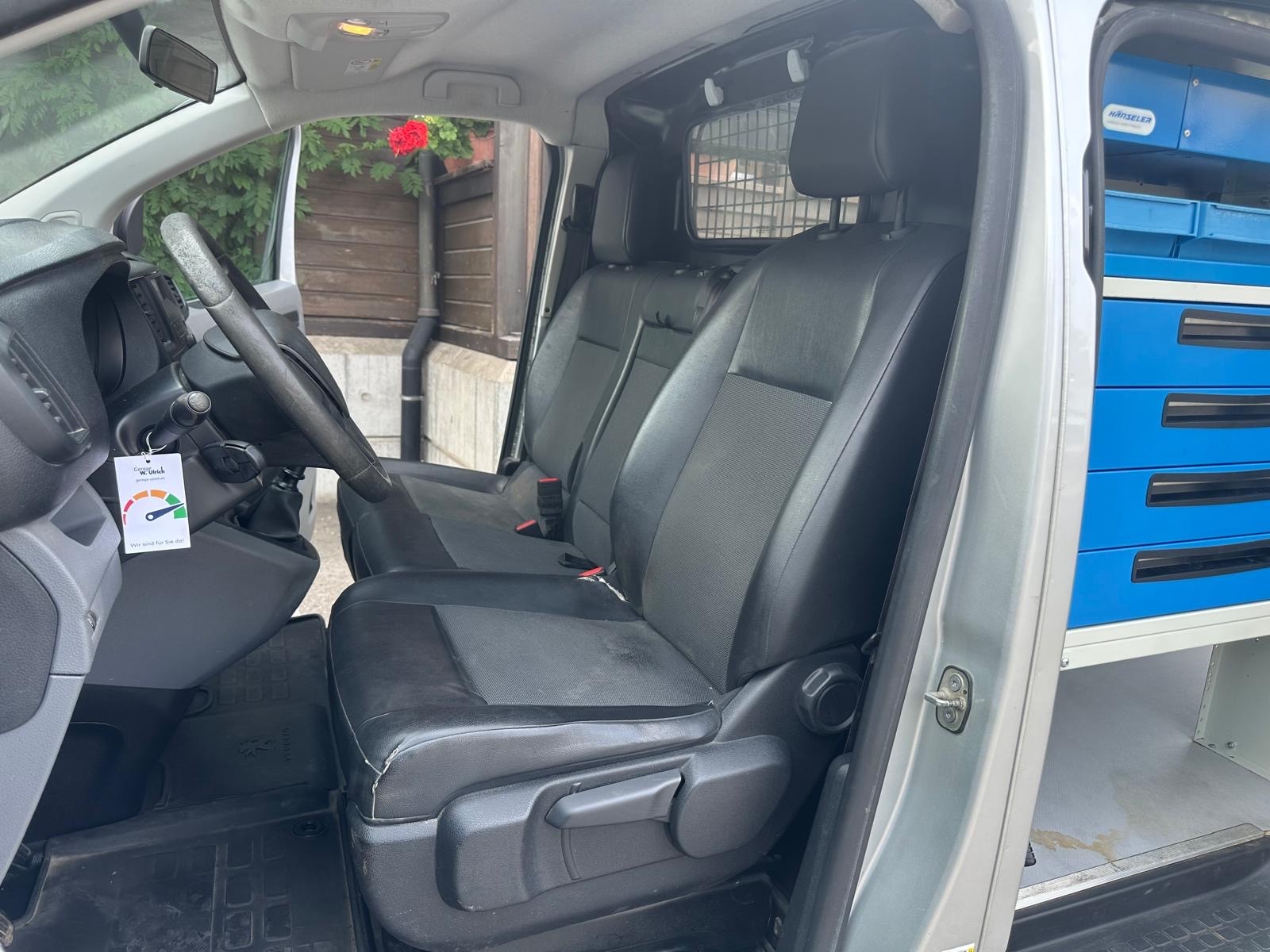 PEUGEOT Expert 2.0 BlueHDi 120 S&S Allure Standard-image-14