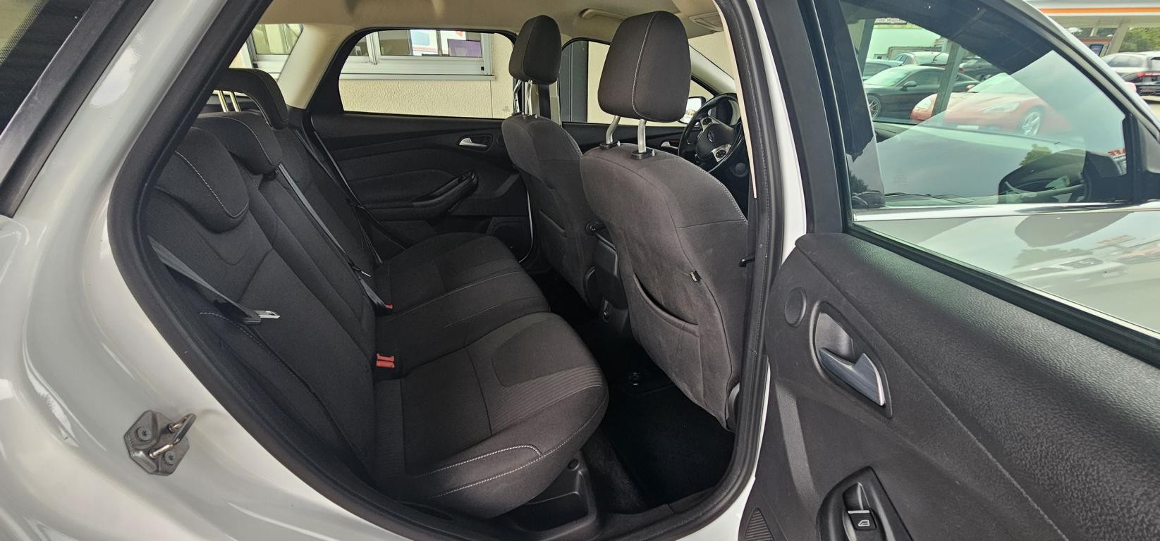 FORD Focus 1.6i VCT Titanium PowerShift-image-9