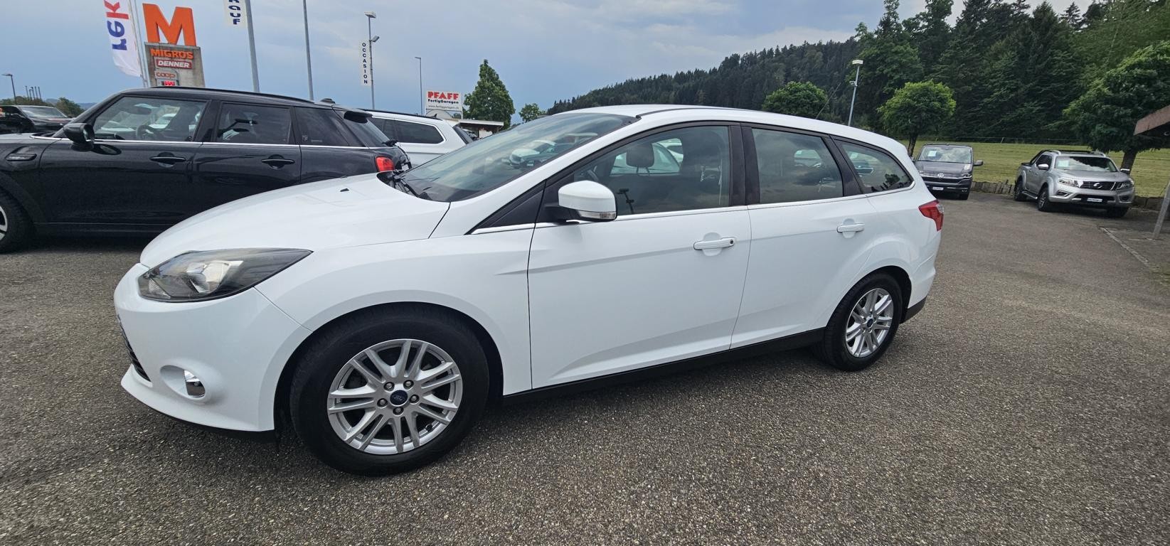FORD Focus 1.6i VCT Titanium PowerShift-image-1