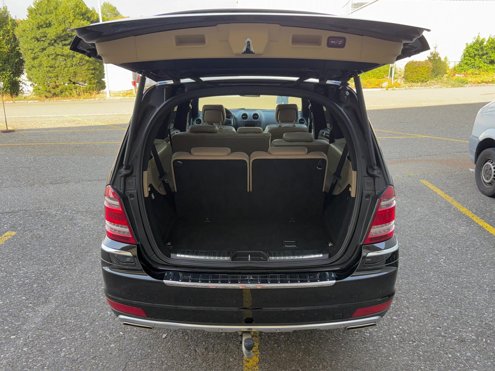 MERCEDES-BENZ GL 350 BlueTEC 4Matic 7-Platz AHK-image-12
