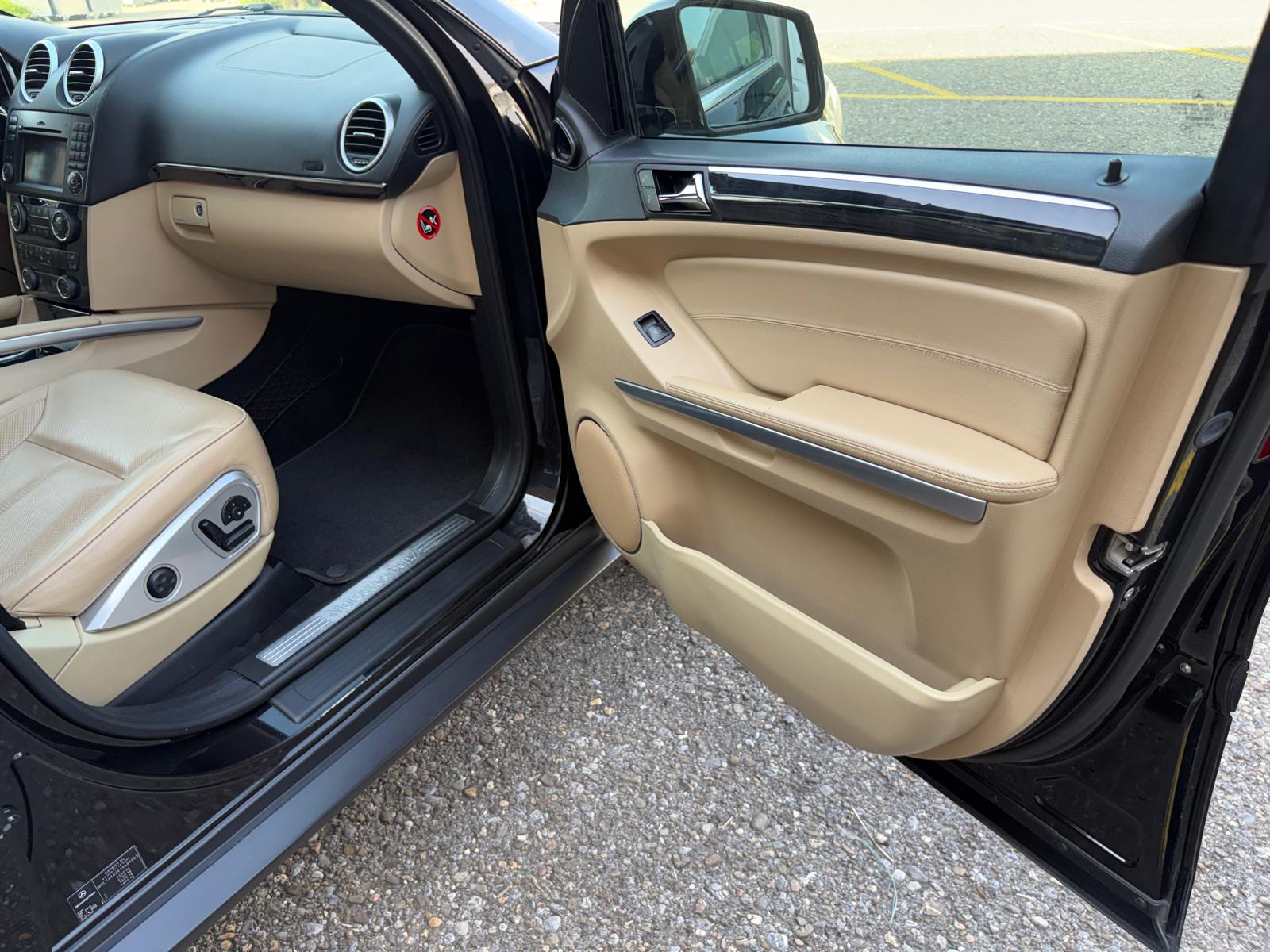 MERCEDES-BENZ GL 350 BlueTEC 4Matic 7-Platz AHK-image-9