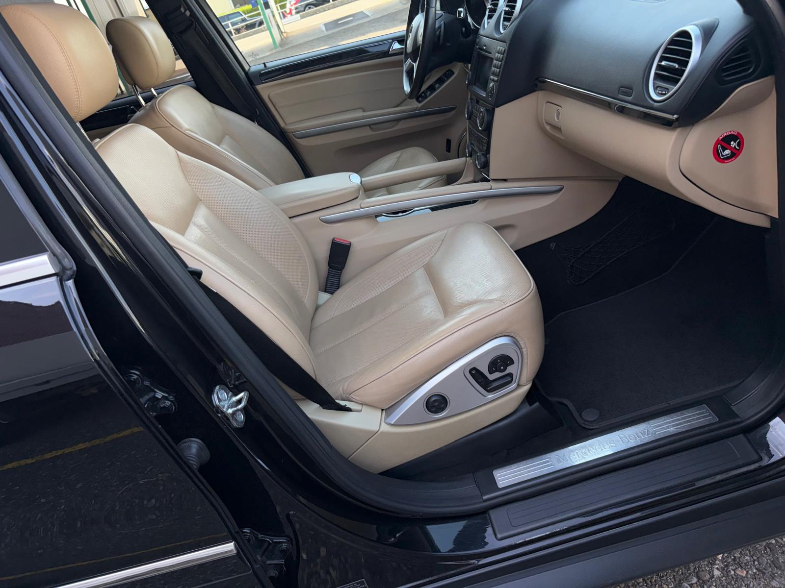 MERCEDES-BENZ GL 350 BlueTEC 4Matic 7-Platz AHK-image-8