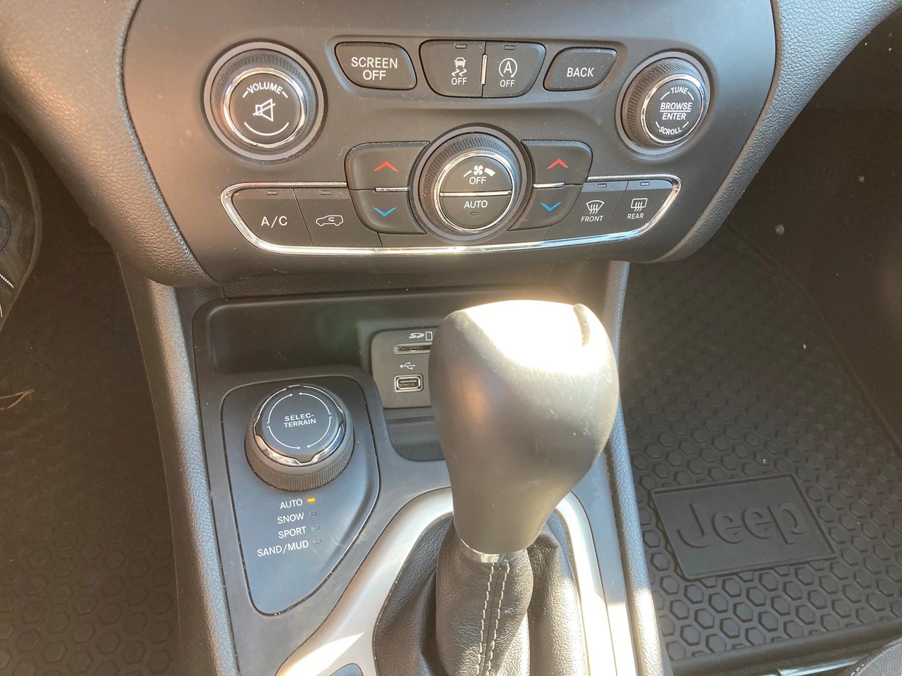 JEEP Cherokee 2.2TD Night Eagle AWD 9ATX AD-image-14