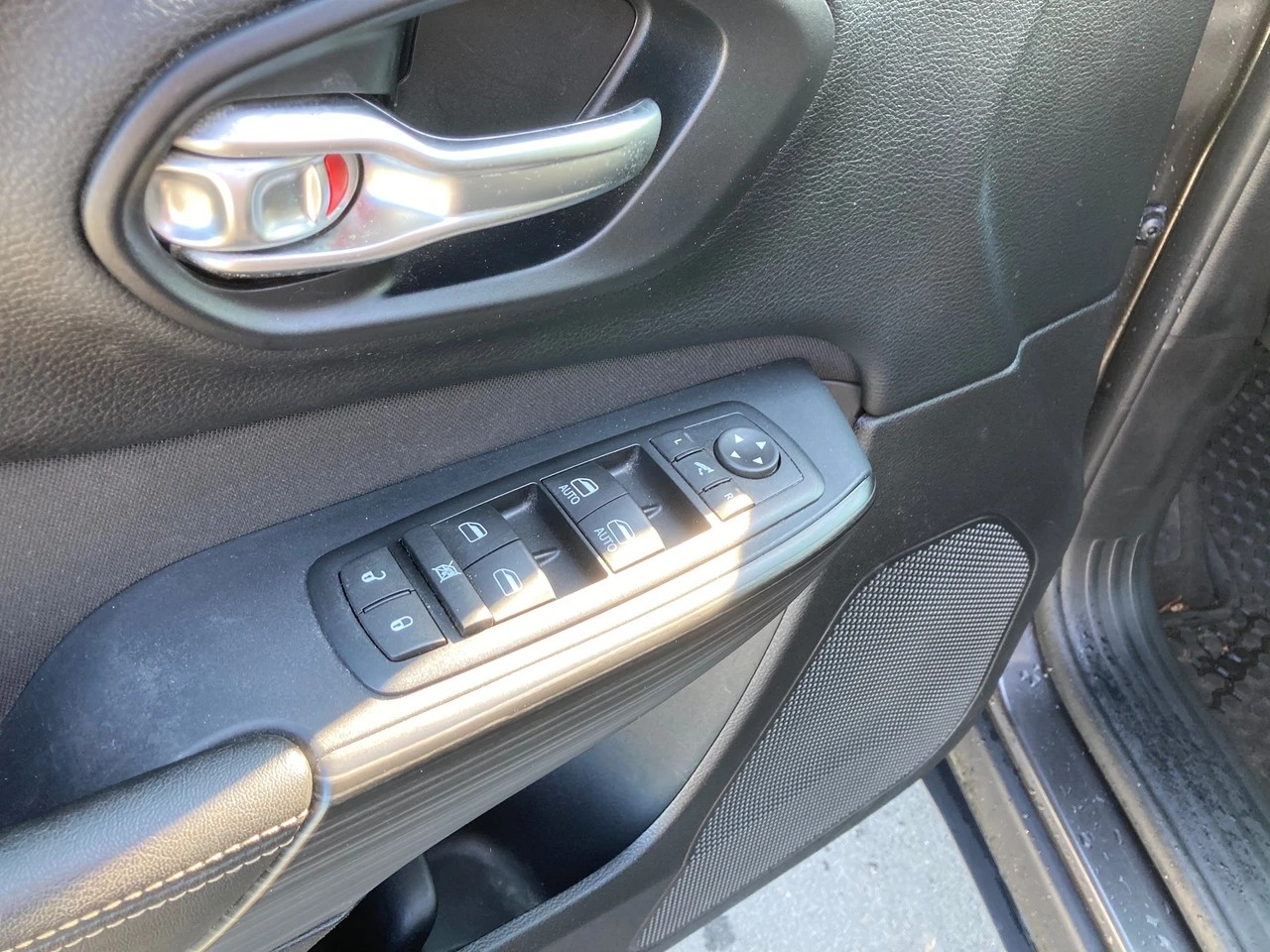 JEEP Cherokee 2.2TD Night Eagle AWD 9ATX AD-image-9