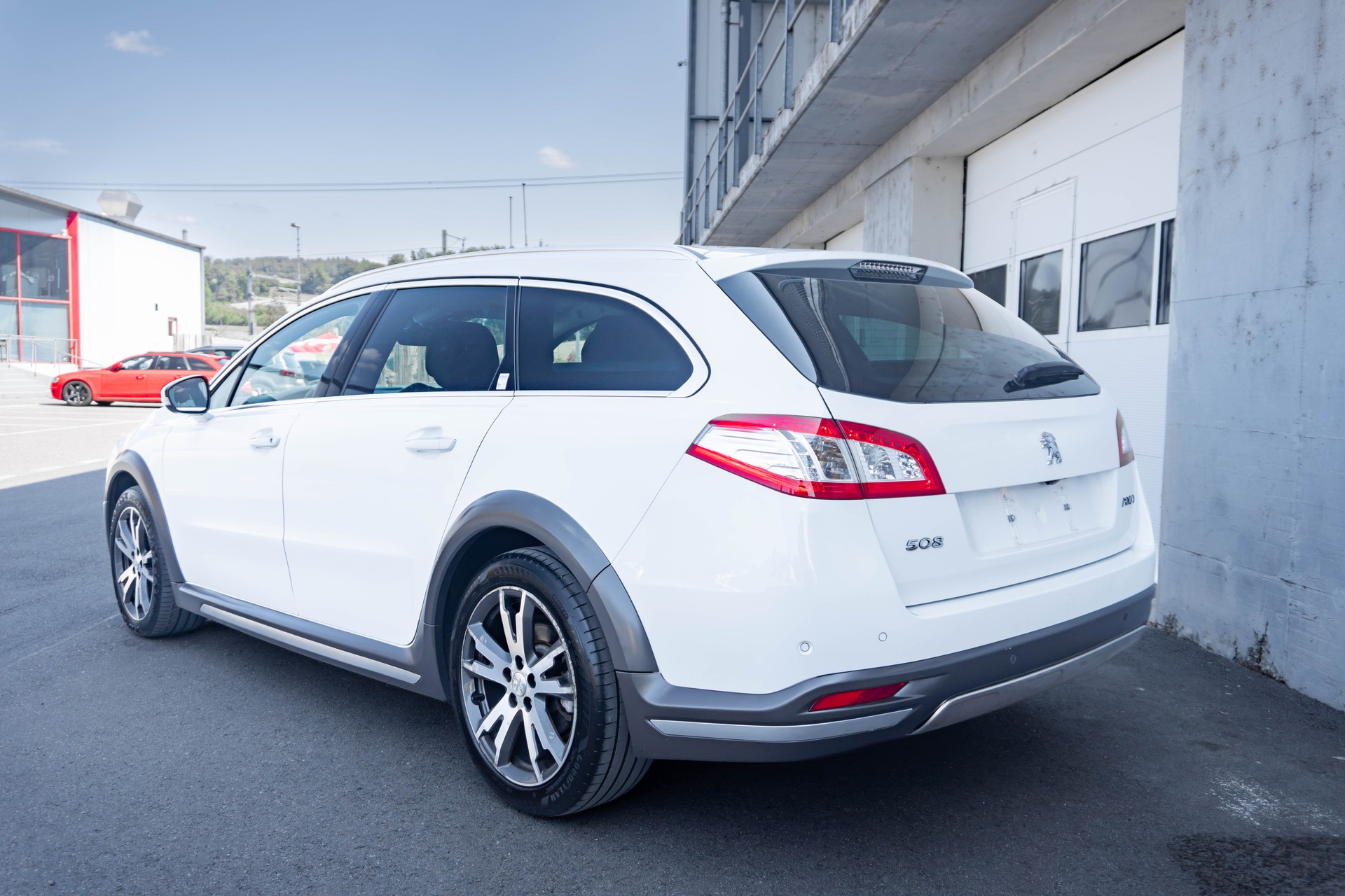PEUGEOT 508 RXH 2.0 HDI Hybrid4 ETG6-image-3