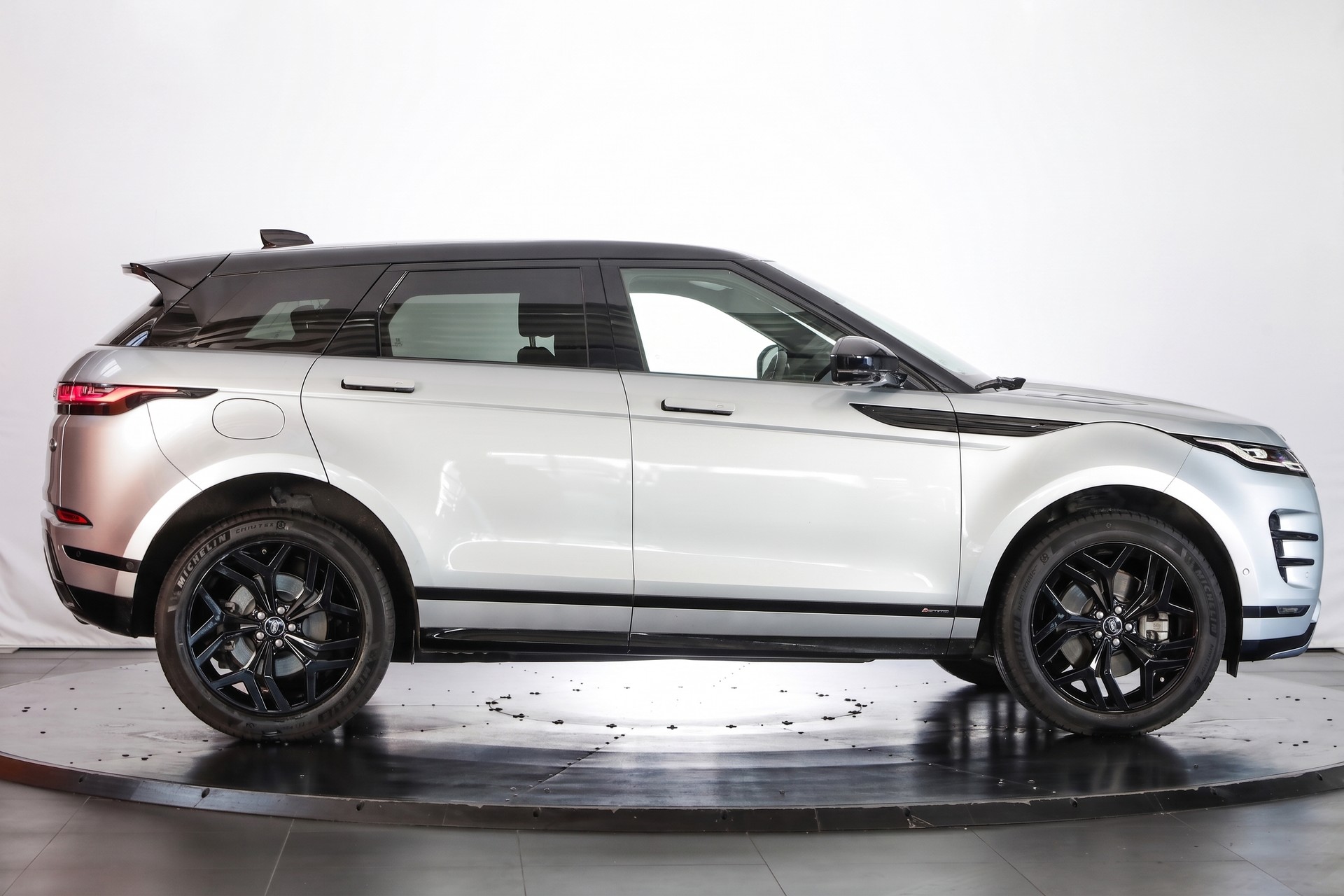 LAND ROVER Range Rover Evoque R-Dynamic P 300 HSE AT9-image-4