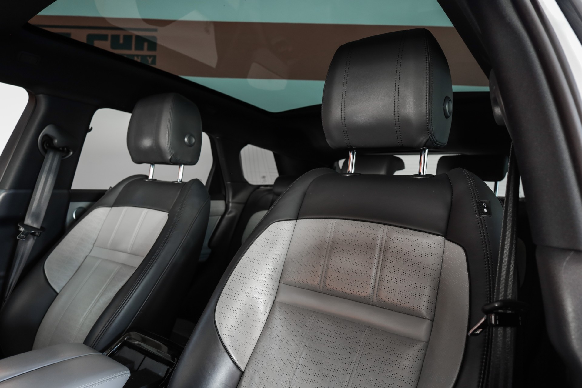 LAND ROVER Range Rover Evoque R-Dynamic P 300 HSE AT9-image-9