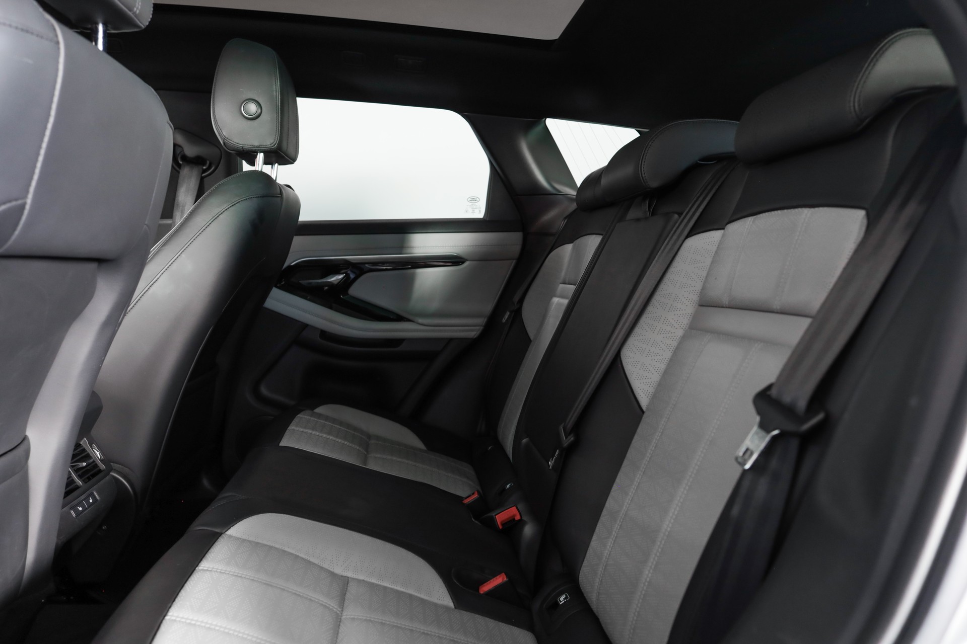 LAND ROVER Range Rover Evoque R-Dynamic P 300 HSE AT9-image-10
