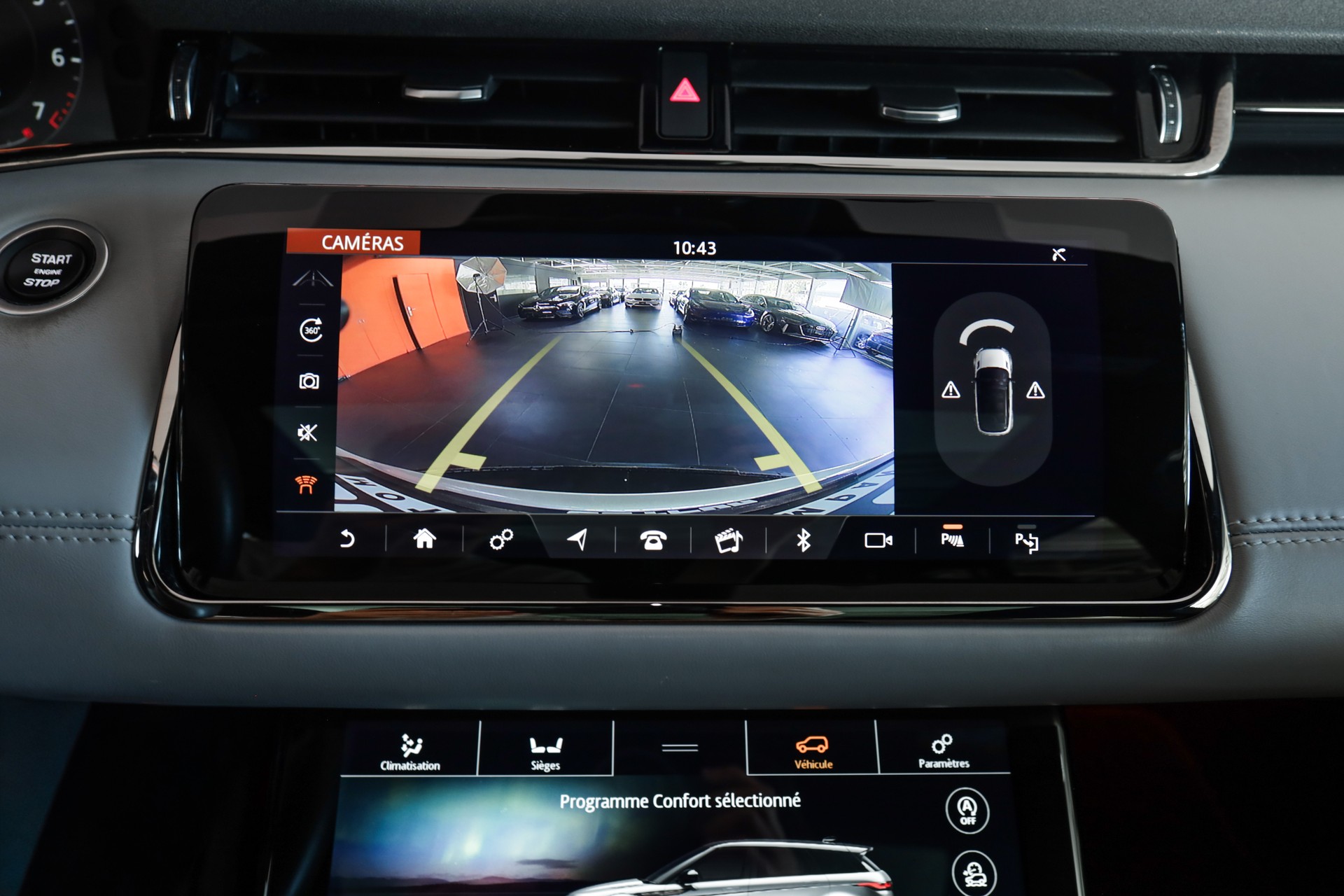 LAND ROVER Range Rover Evoque R-Dynamic P 300 HSE AT9-image-14