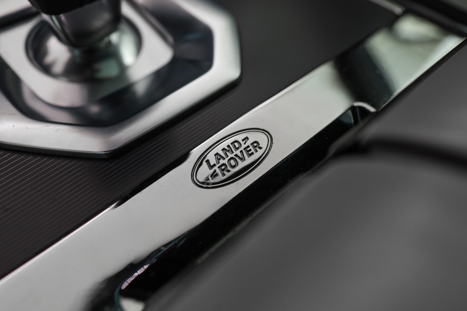 LAND ROVER Range Rover Evoque R-Dynamic P 300 HSE AT9-image-21