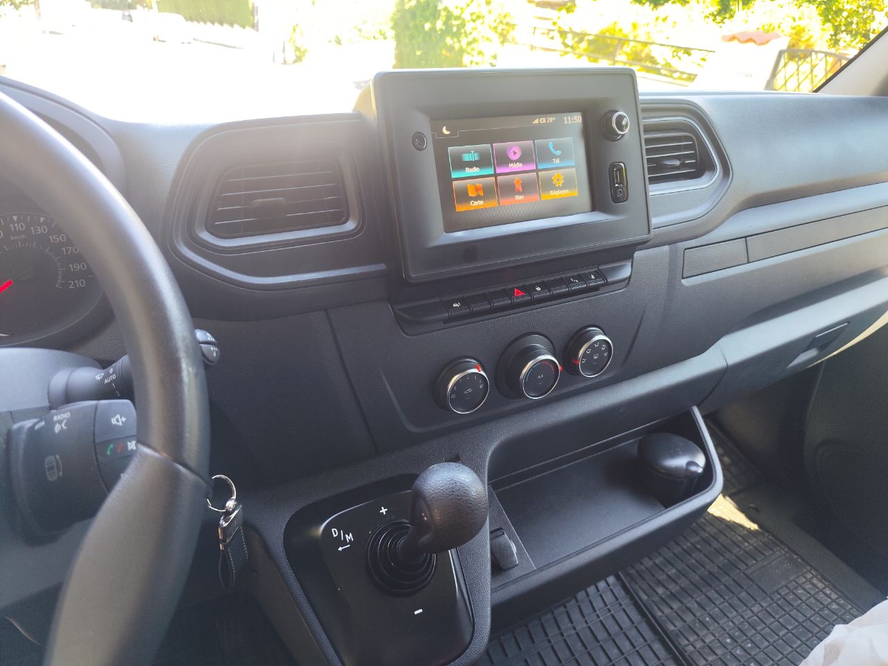 RENAULT Master 3 DCI 180-image-4