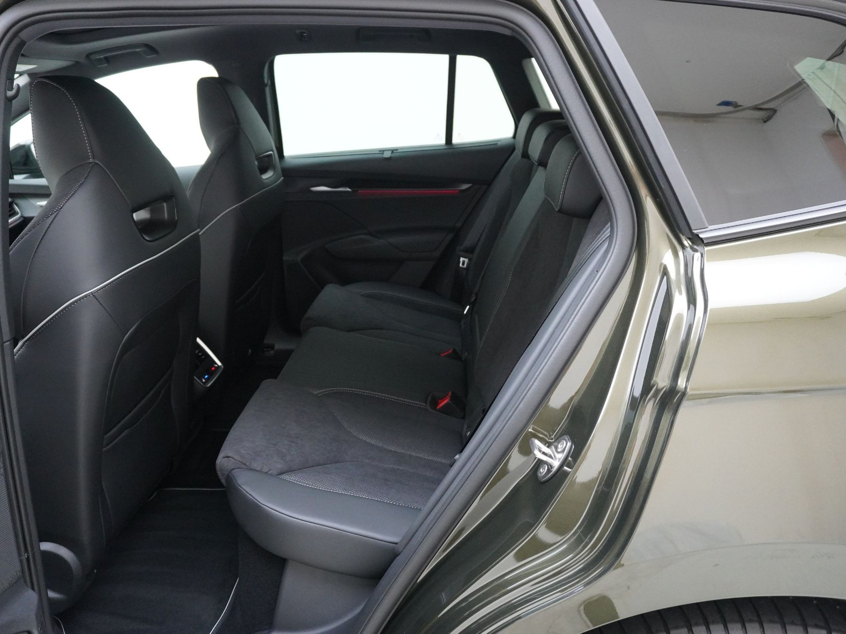 SKODA Enyaq iV 85x SportLine MAXX-image-14