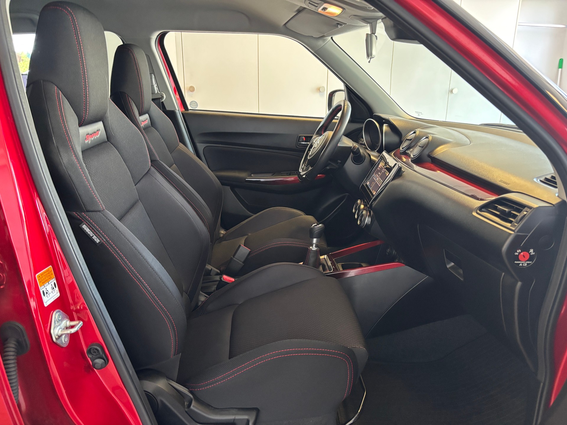 SUZUKI Swift Sport 1.4i 16V Compact Top Hybrid-image-9