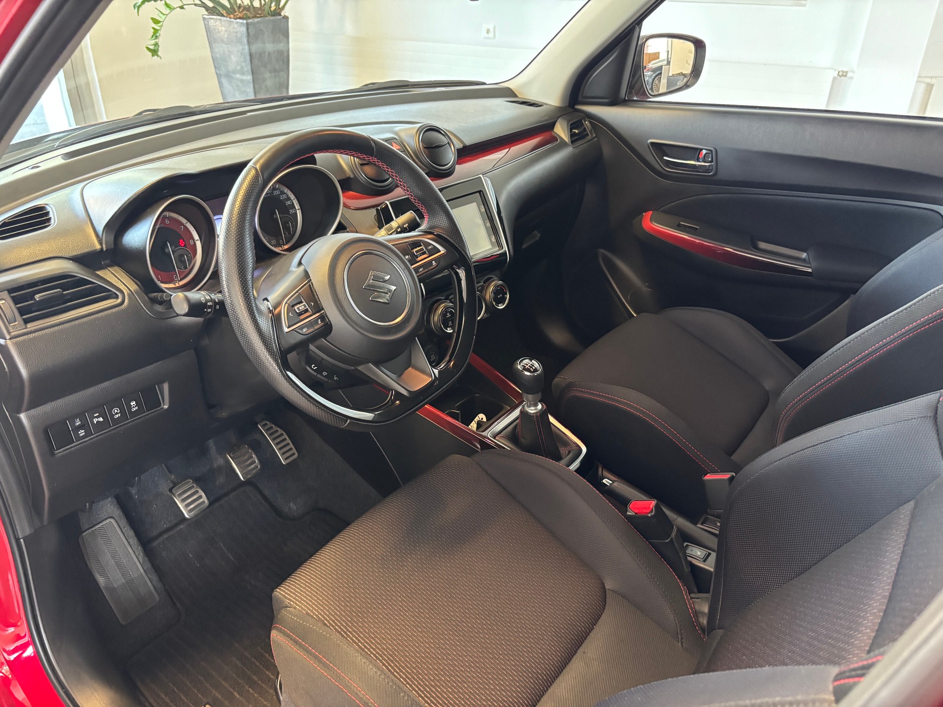 SUZUKI Swift Sport 1.4i 16V Compact Top Hybrid-image-4