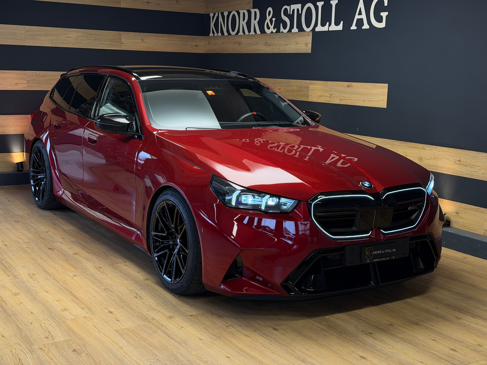 BMW M5 xDrive Touring-image-3