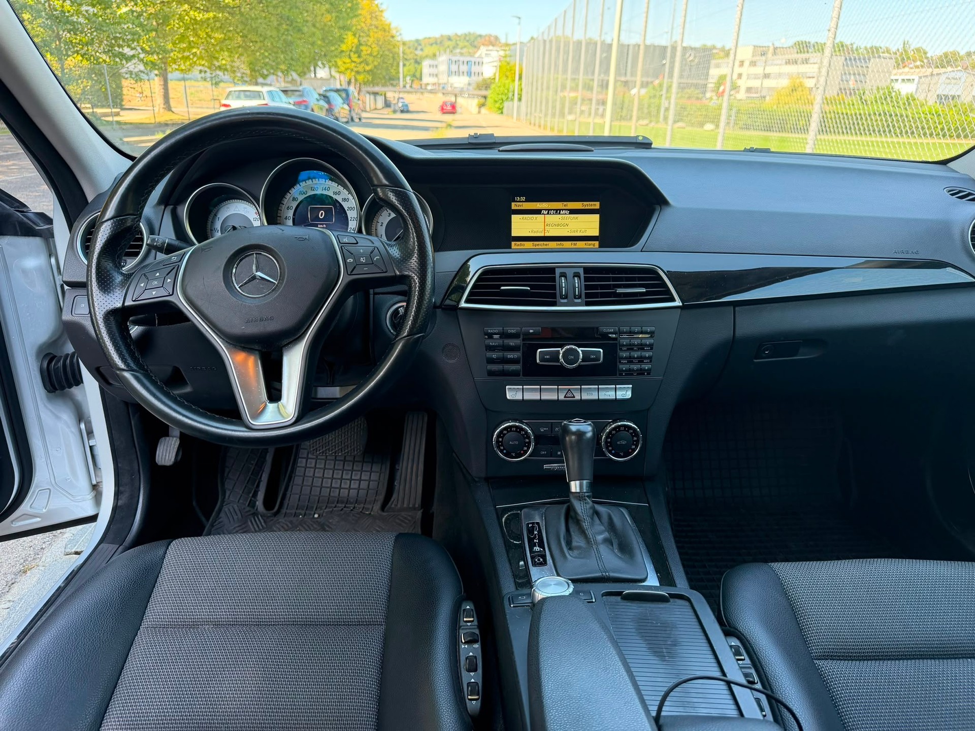 MERCEDES-BENZ C 200 Avantgarde 7G-Tronic-image-5