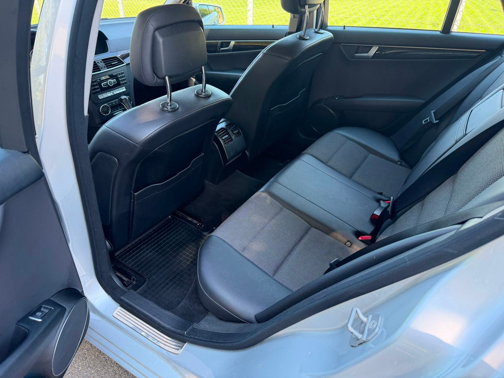 MERCEDES-BENZ C 200 Avantgarde 7G-Tronic-image-7