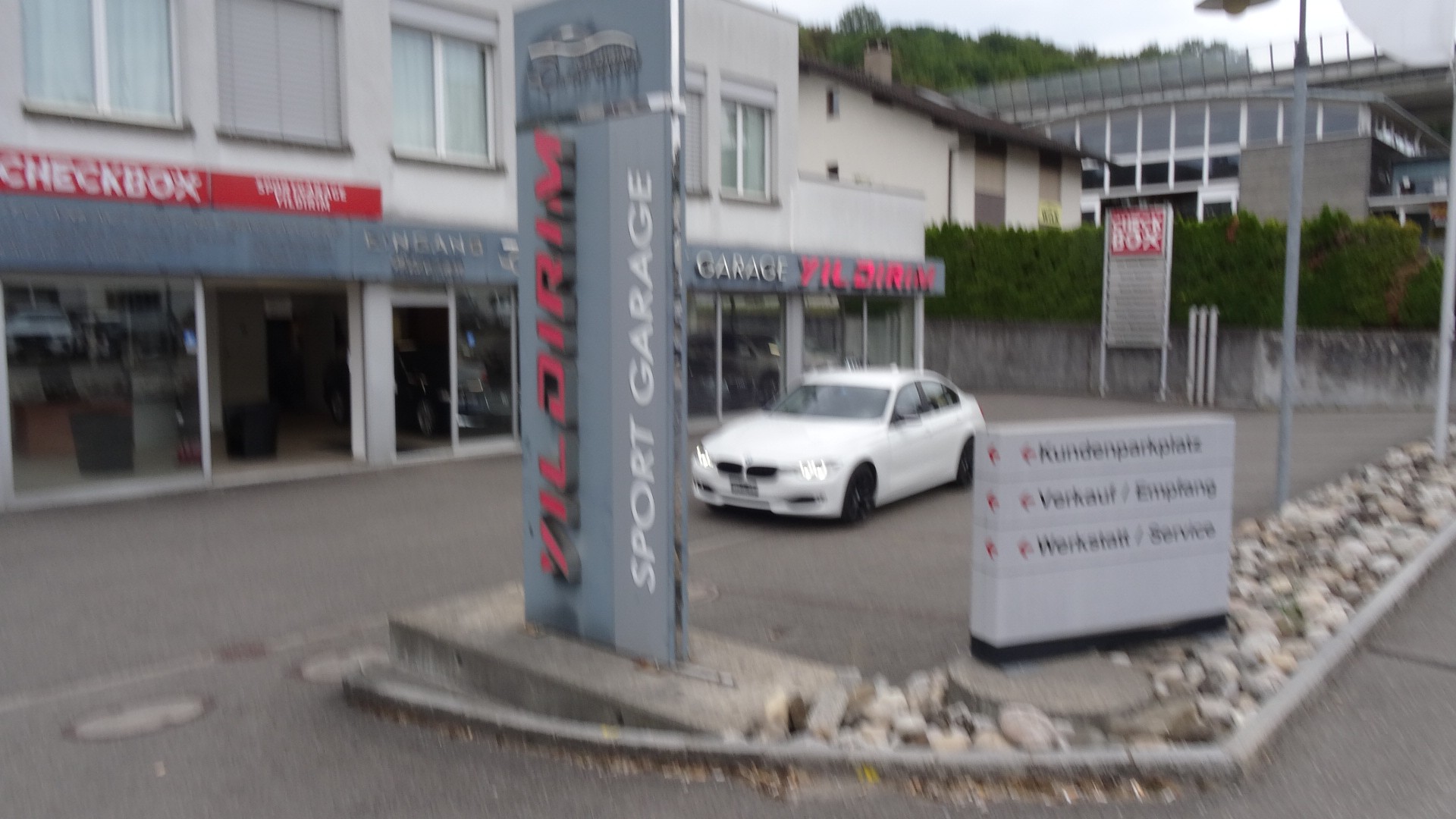 BMW 320i xDrive Sport Line Steptronic-image-8