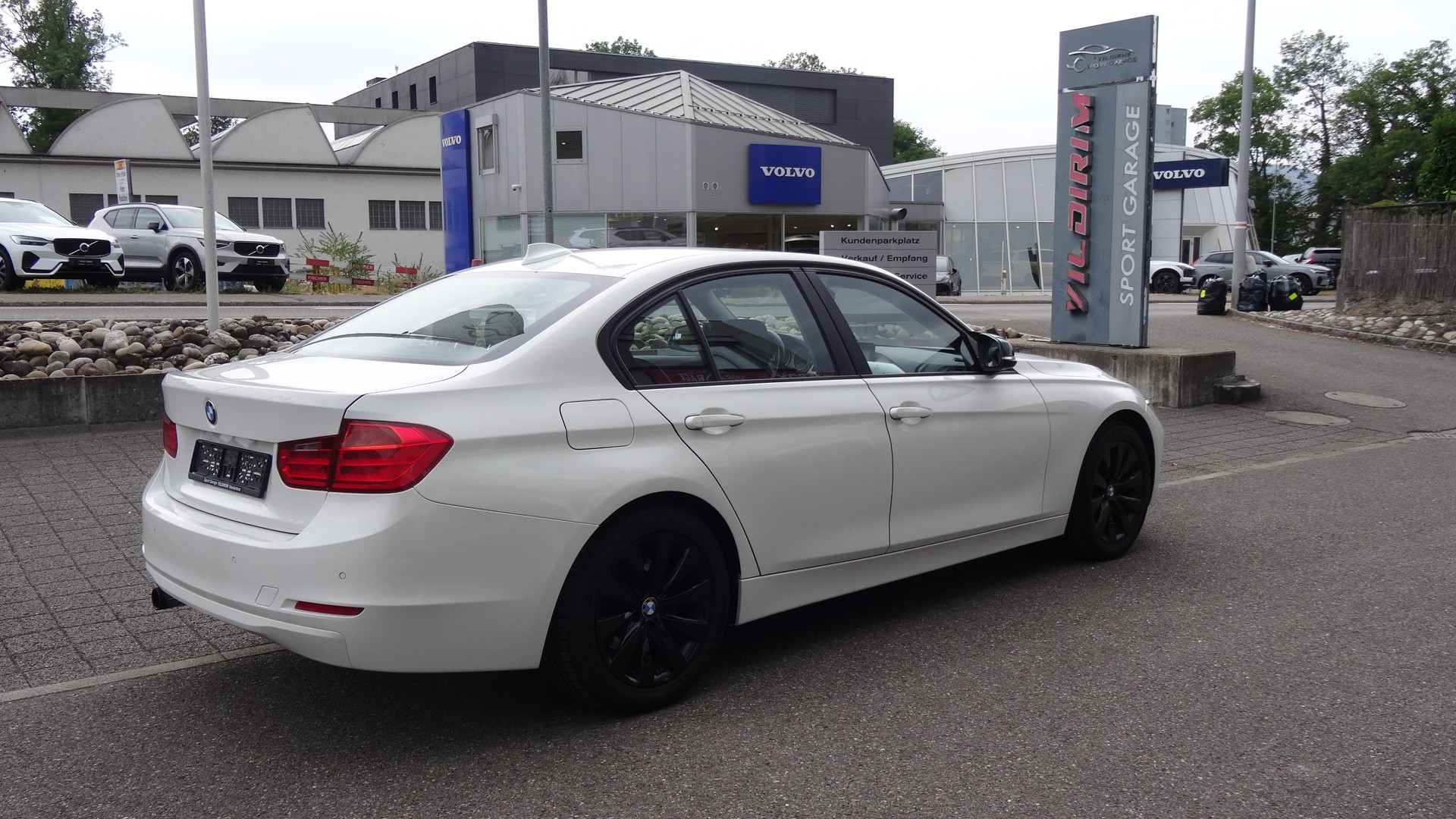 BMW 320i xDrive Sport Line Steptronic-image-4
