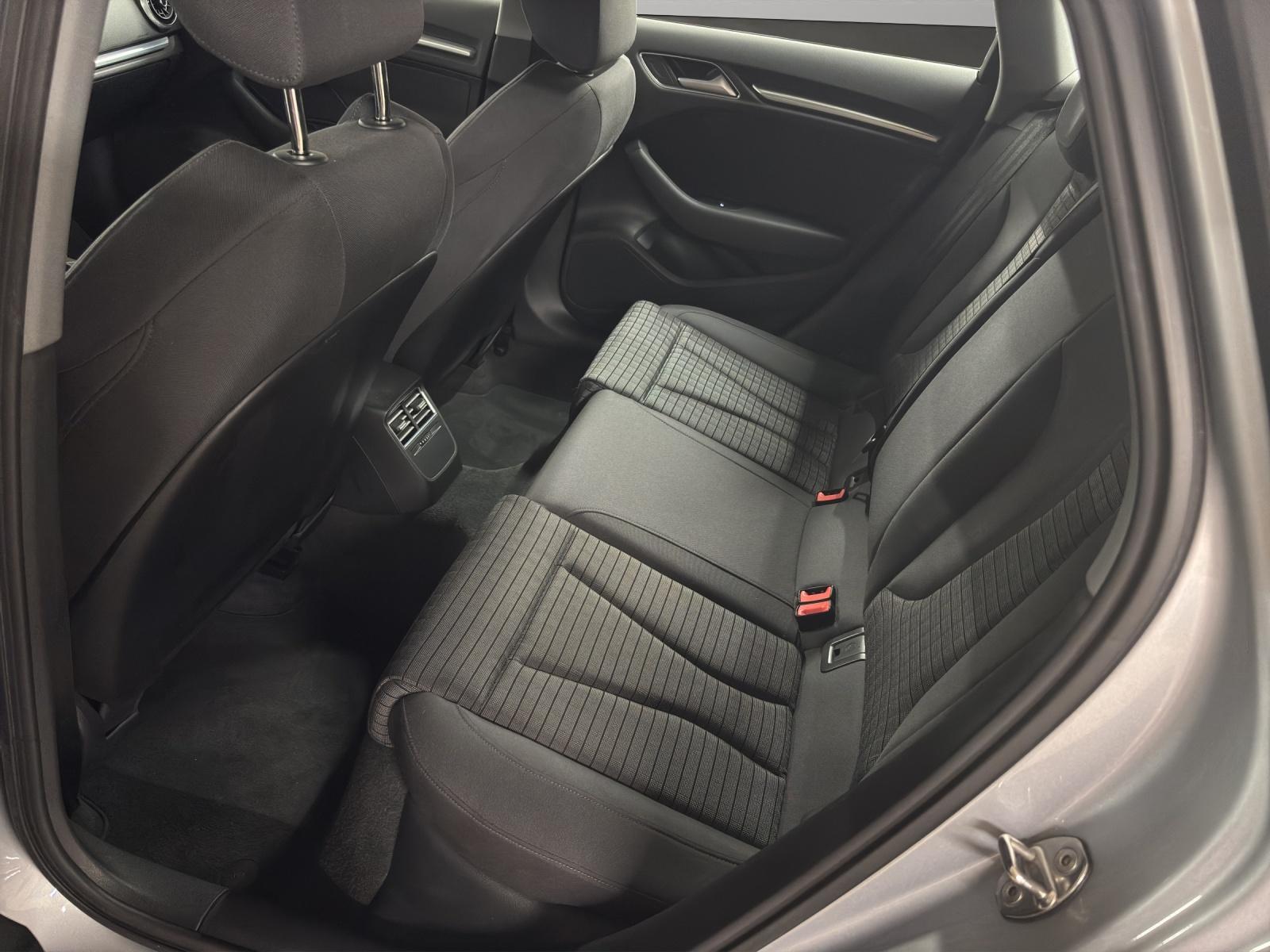 AUDI A3 Sportback 2.0 40 TFSI Sport qu. S-Tronic-image-8