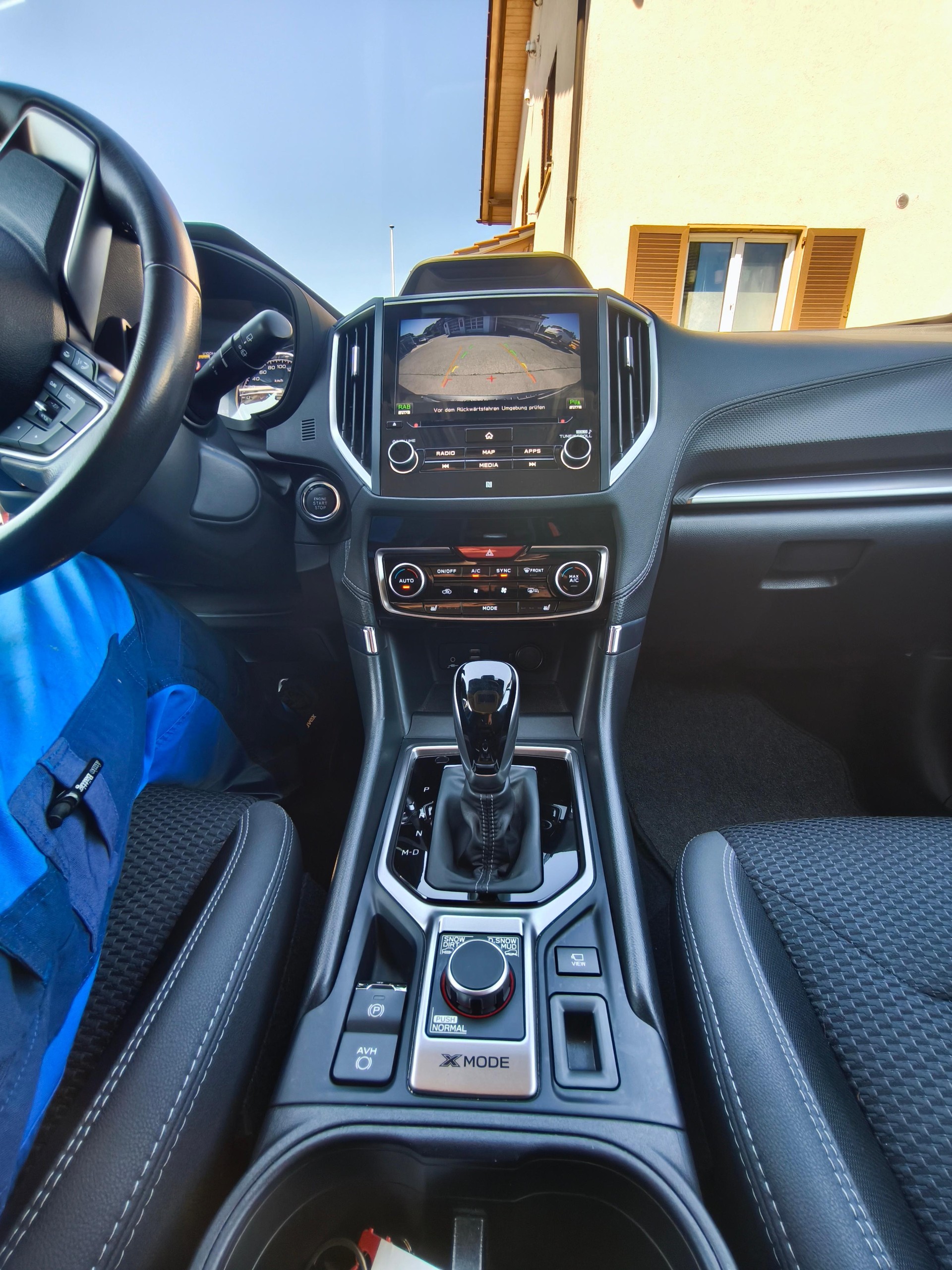 SUBARU Forester Station 2.0i e-Boxer Swiss Plus-image-12