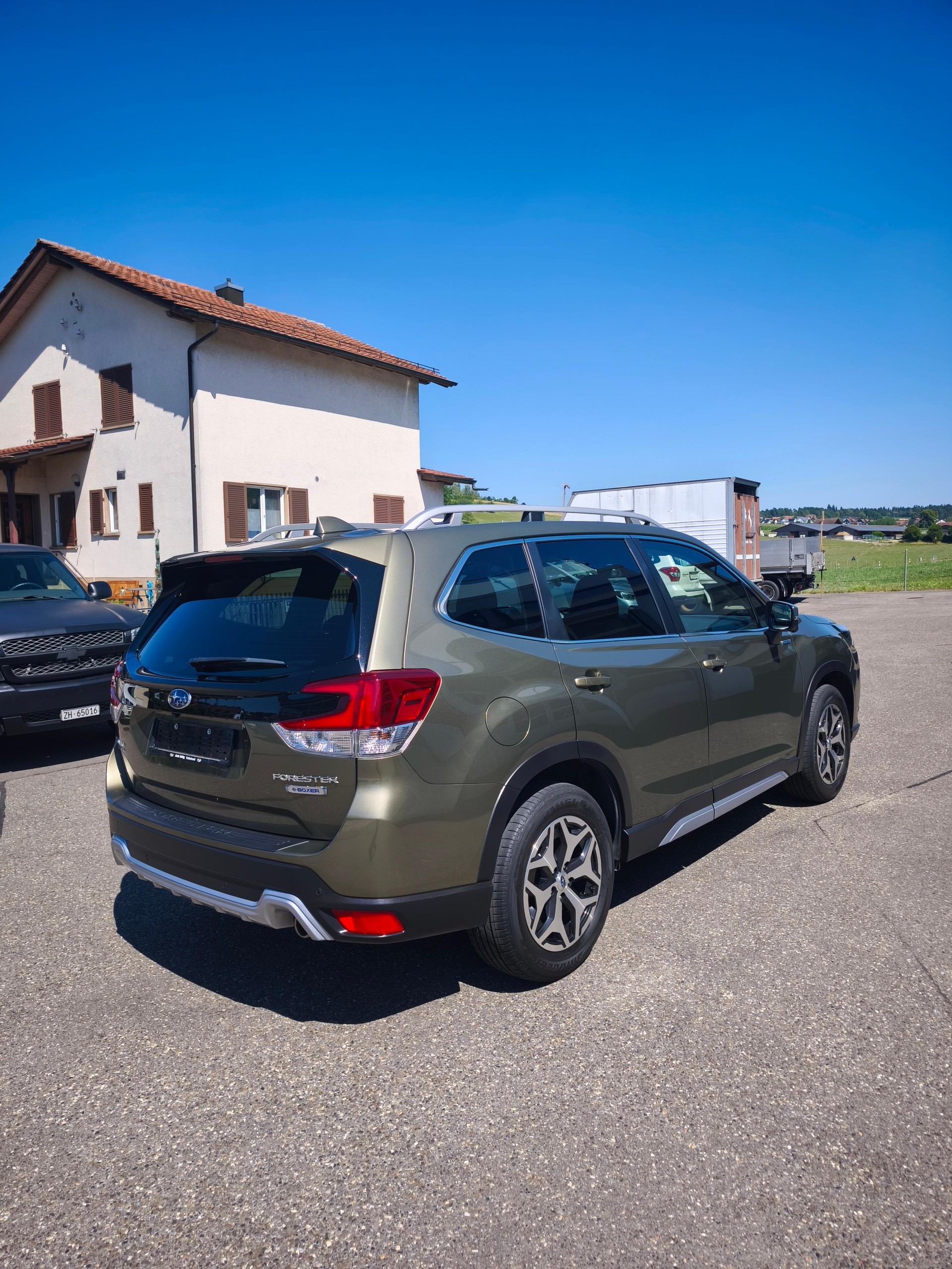 SUBARU Forester Station 2.0i e-Boxer Swiss Plus-image-3
