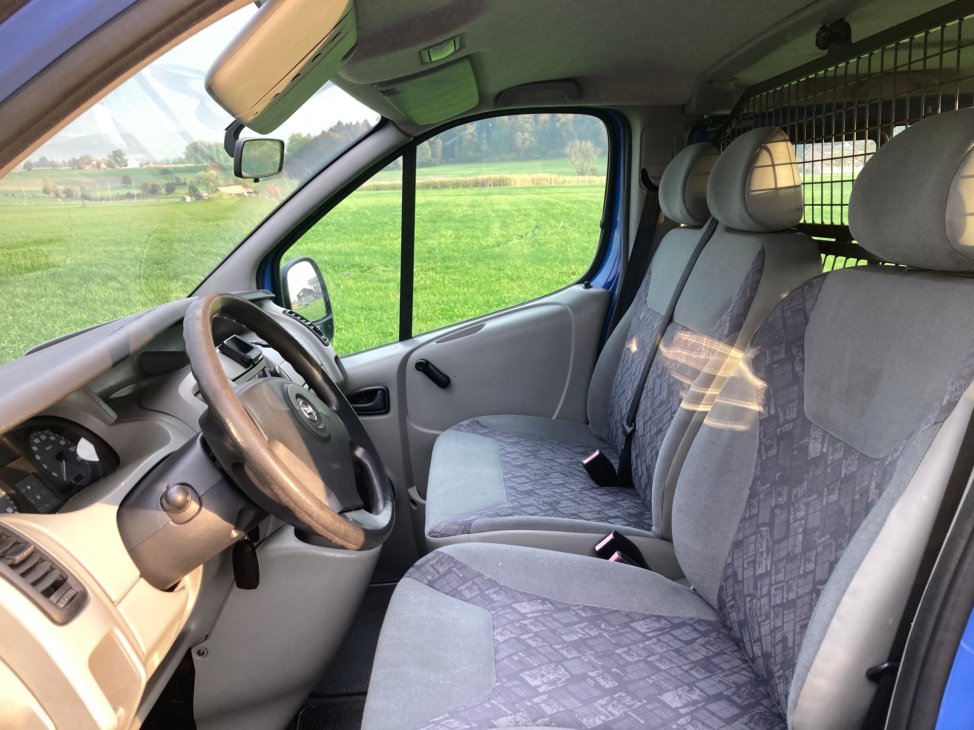 OPEL Vivaro 2.5 CDTI 2.7t L1H1 9 Plätzer Automat-image-8