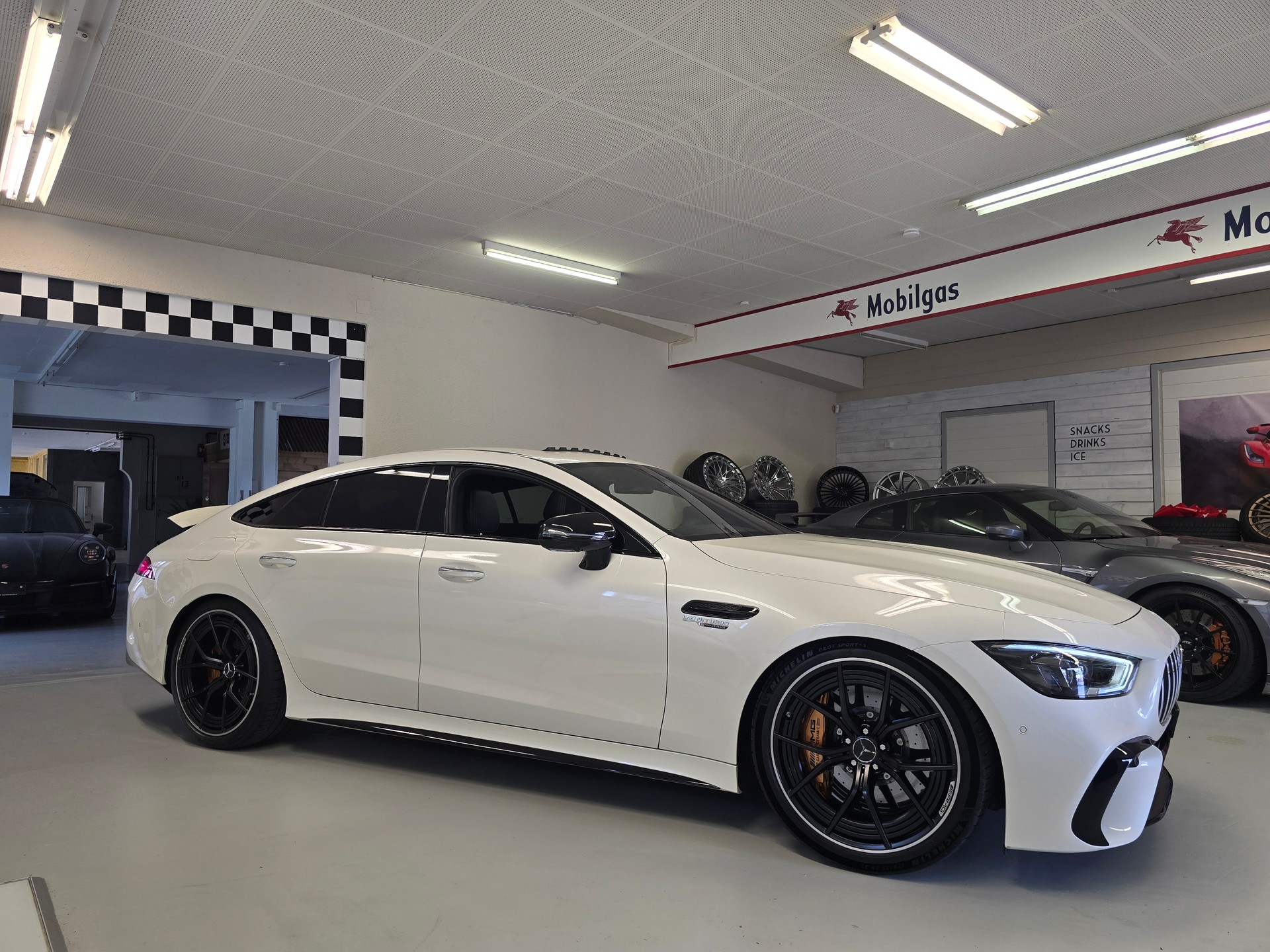 MERCEDES-BENZ AMG GT 4 63 S 4Matic+ E Performance MCT-image-3