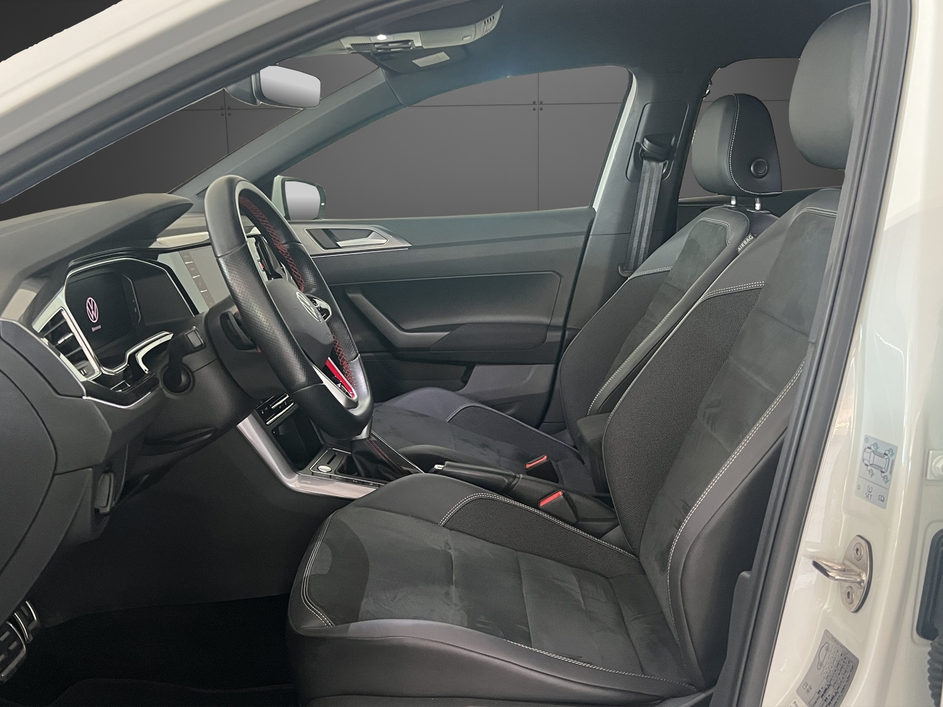 VW Polo 2.0 TSI GTI DSG-image-5